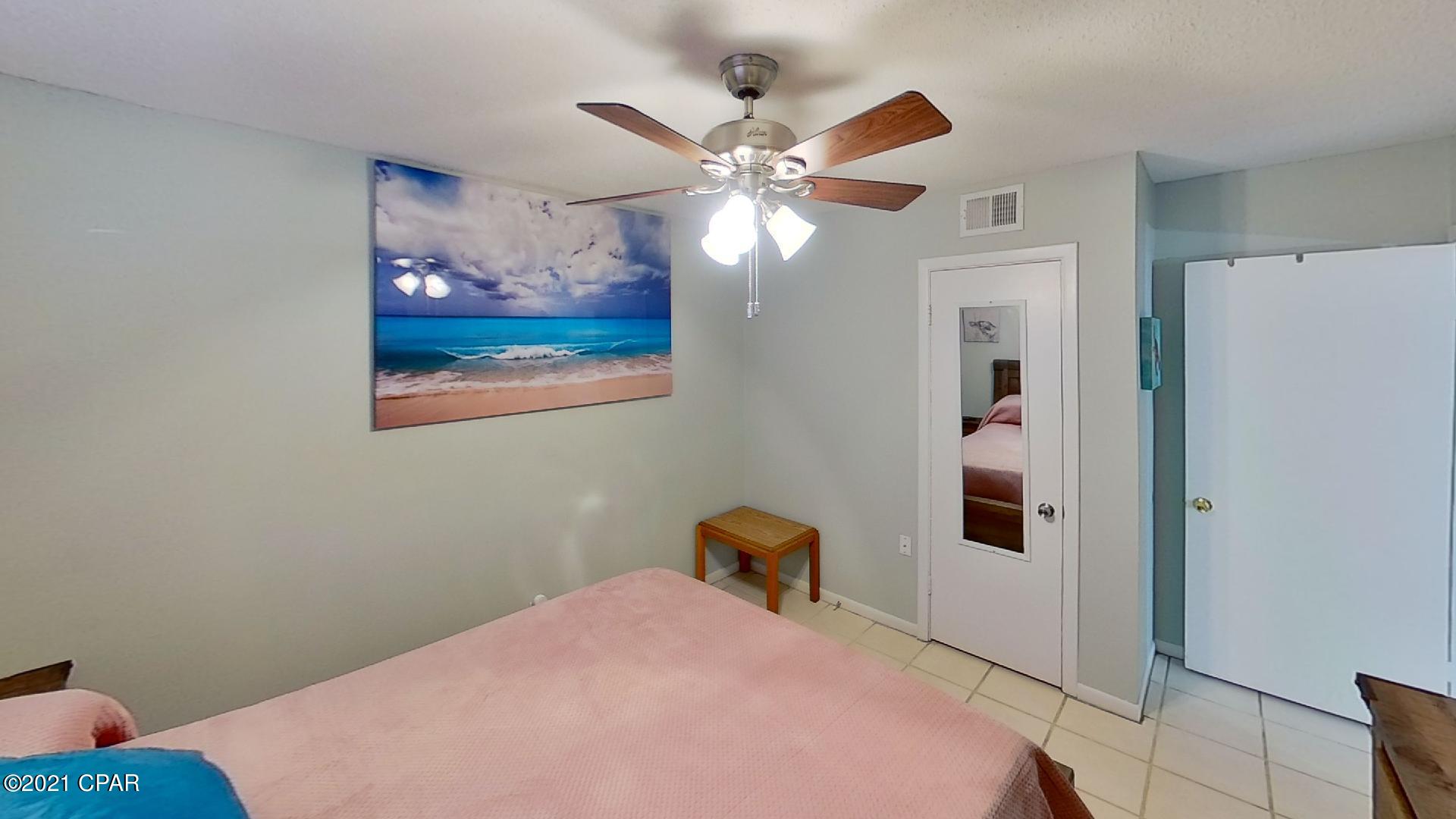 Lazy Daze Condo. - Residential