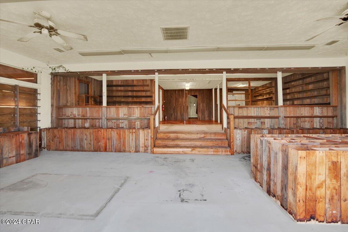 [No Recorded Subdiv] - Commercial Sale