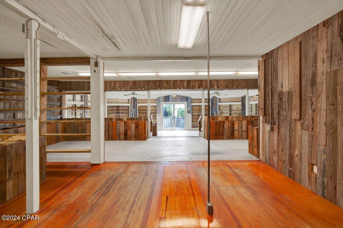 [No Recorded Subdiv] - Commercial Sale