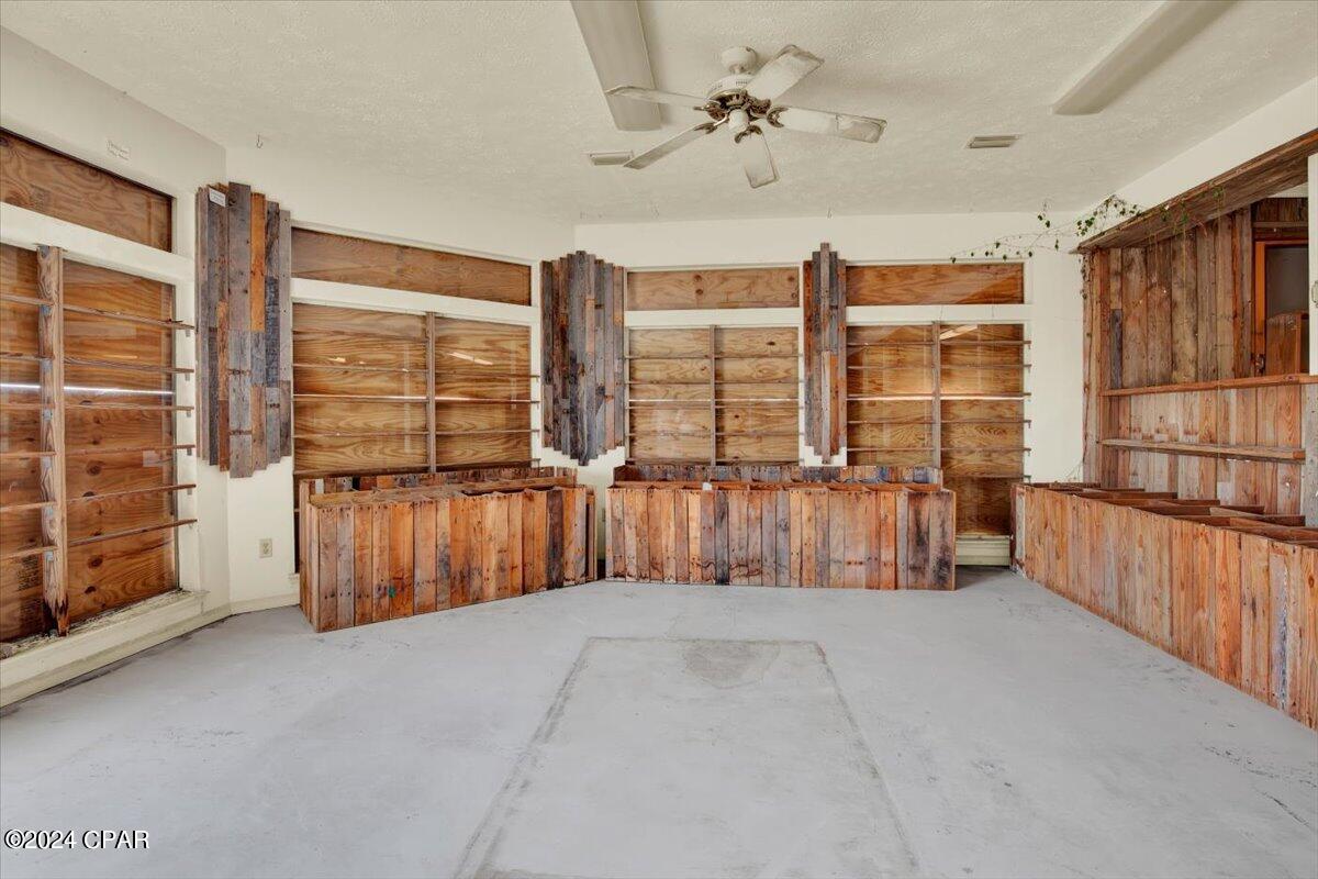 [No Recorded Subdiv] - Commercial Sale