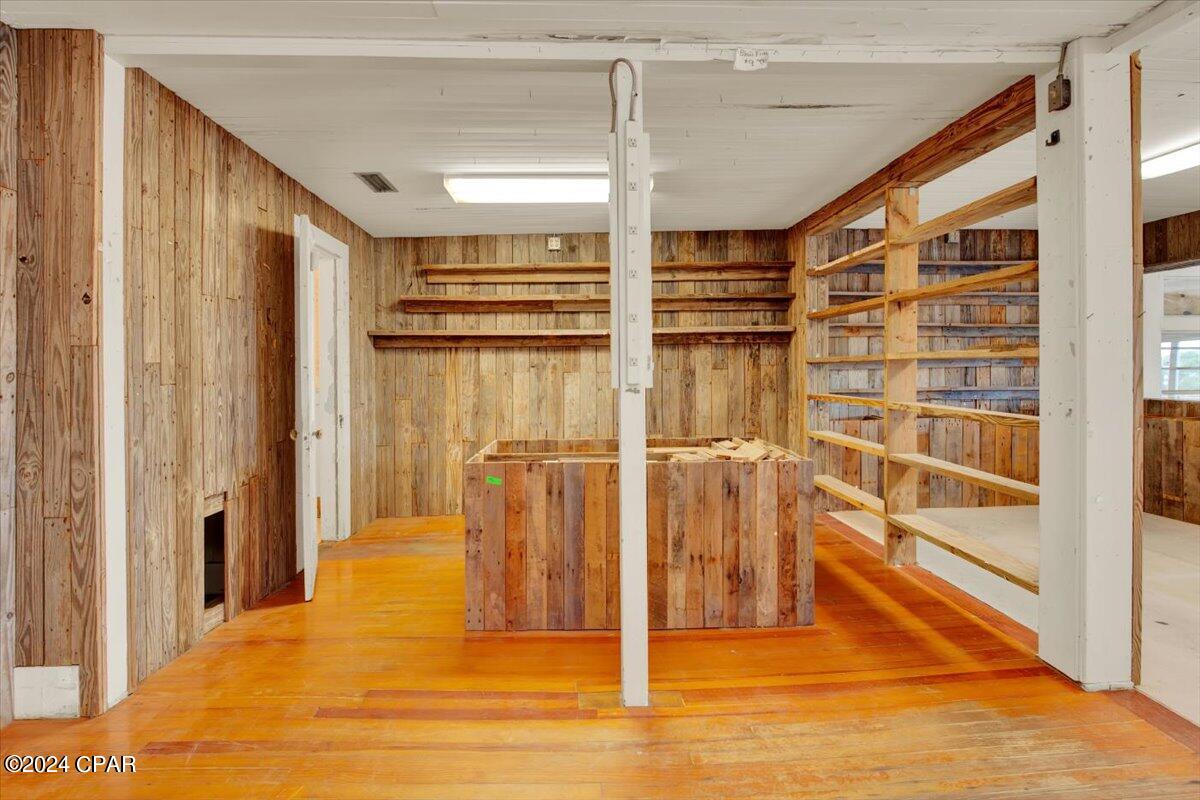 [No Recorded Subdiv] - Commercial Sale