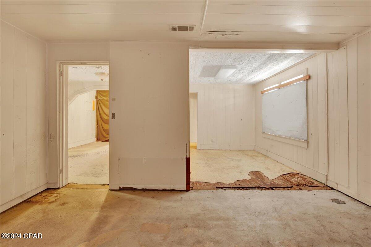 [No Recorded Subdiv] - Commercial Sale