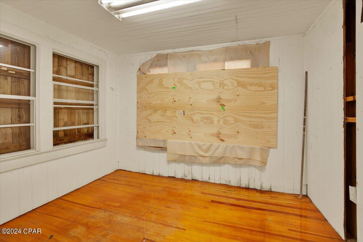 [No Recorded Subdiv] - Commercial Sale