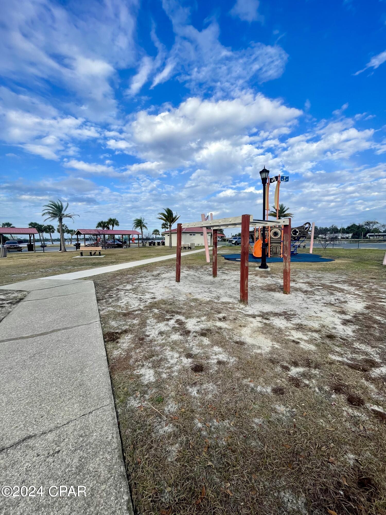 Bay Park Manor - Commercial Sale