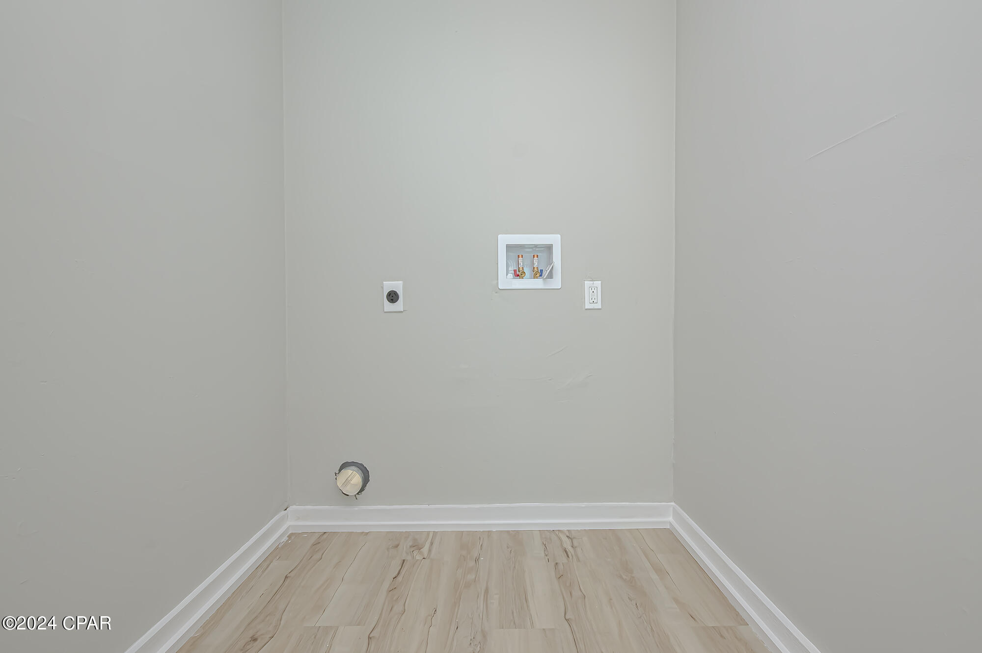 Bay Park Manor - Commercial Sale