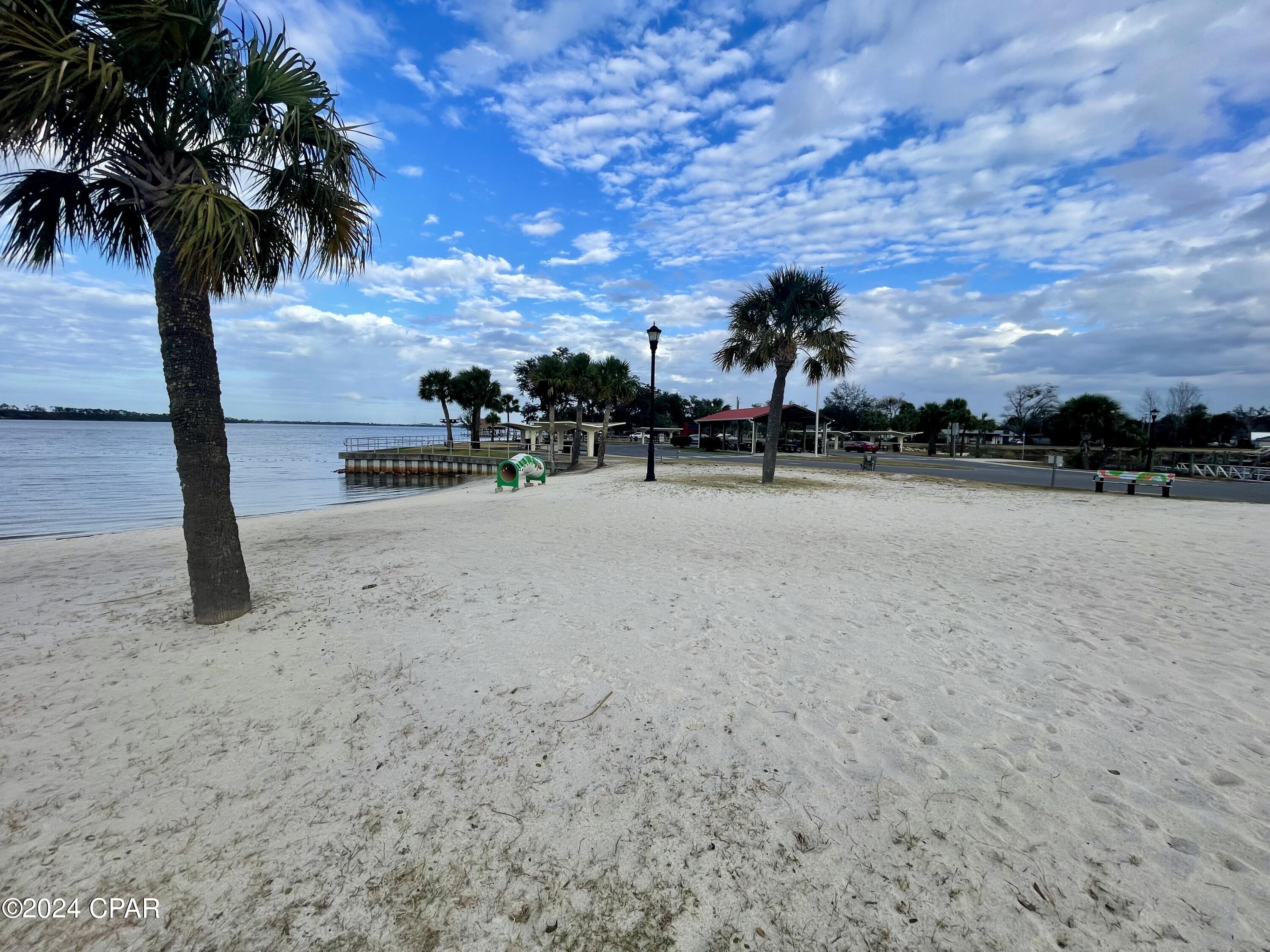 Bay Park Manor - Commercial Sale