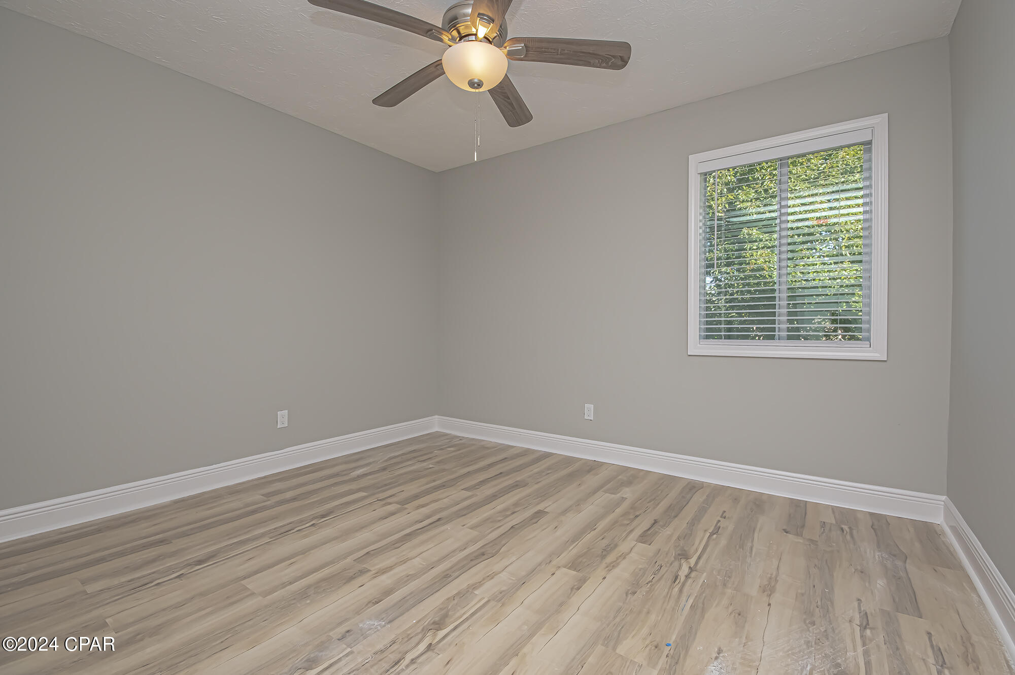 Bay Park Manor - Commercial Sale