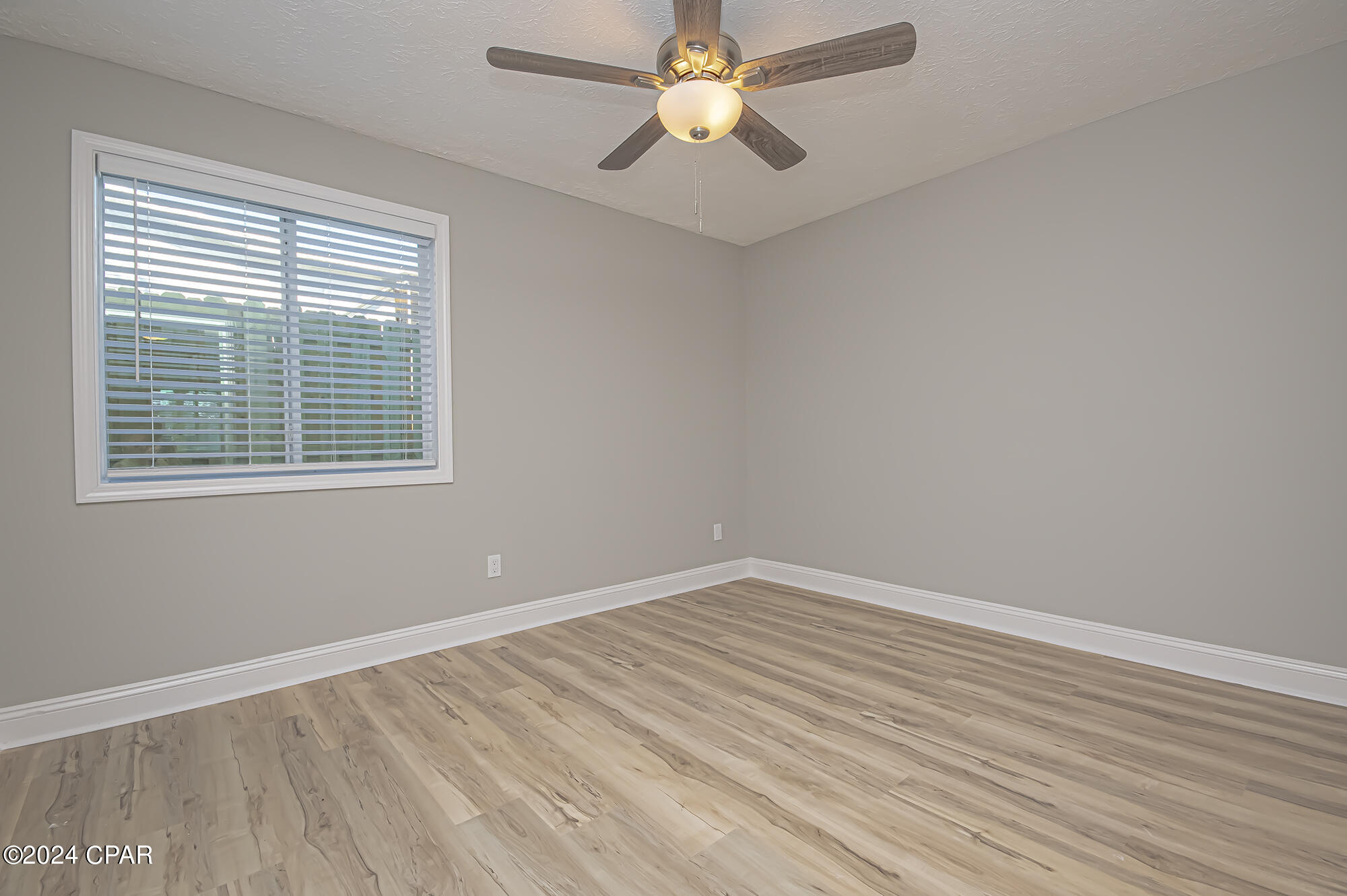 Bay Park Manor - Commercial Sale