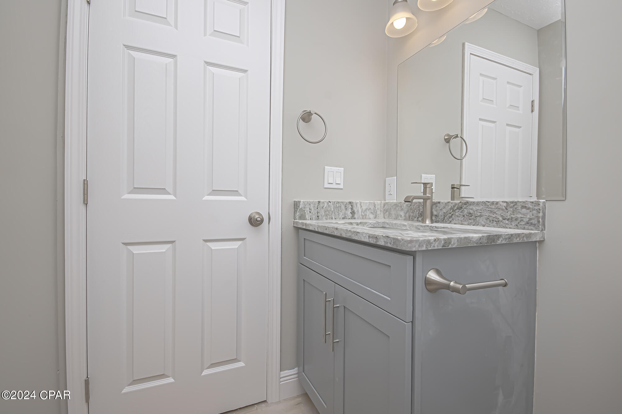 Bay Park Manor - Commercial Sale