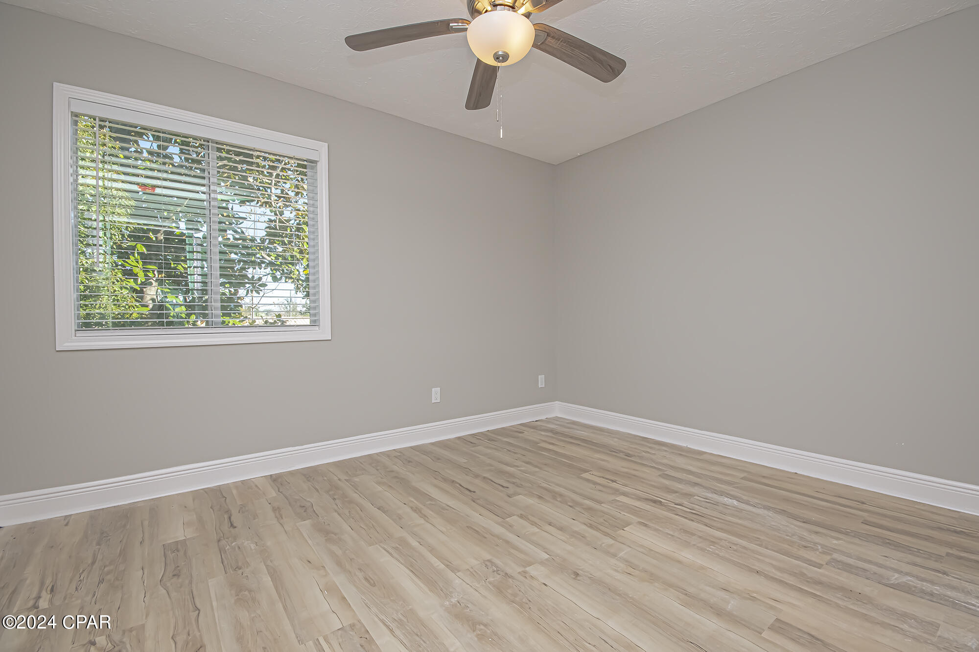 Bay Park Manor - Commercial Sale