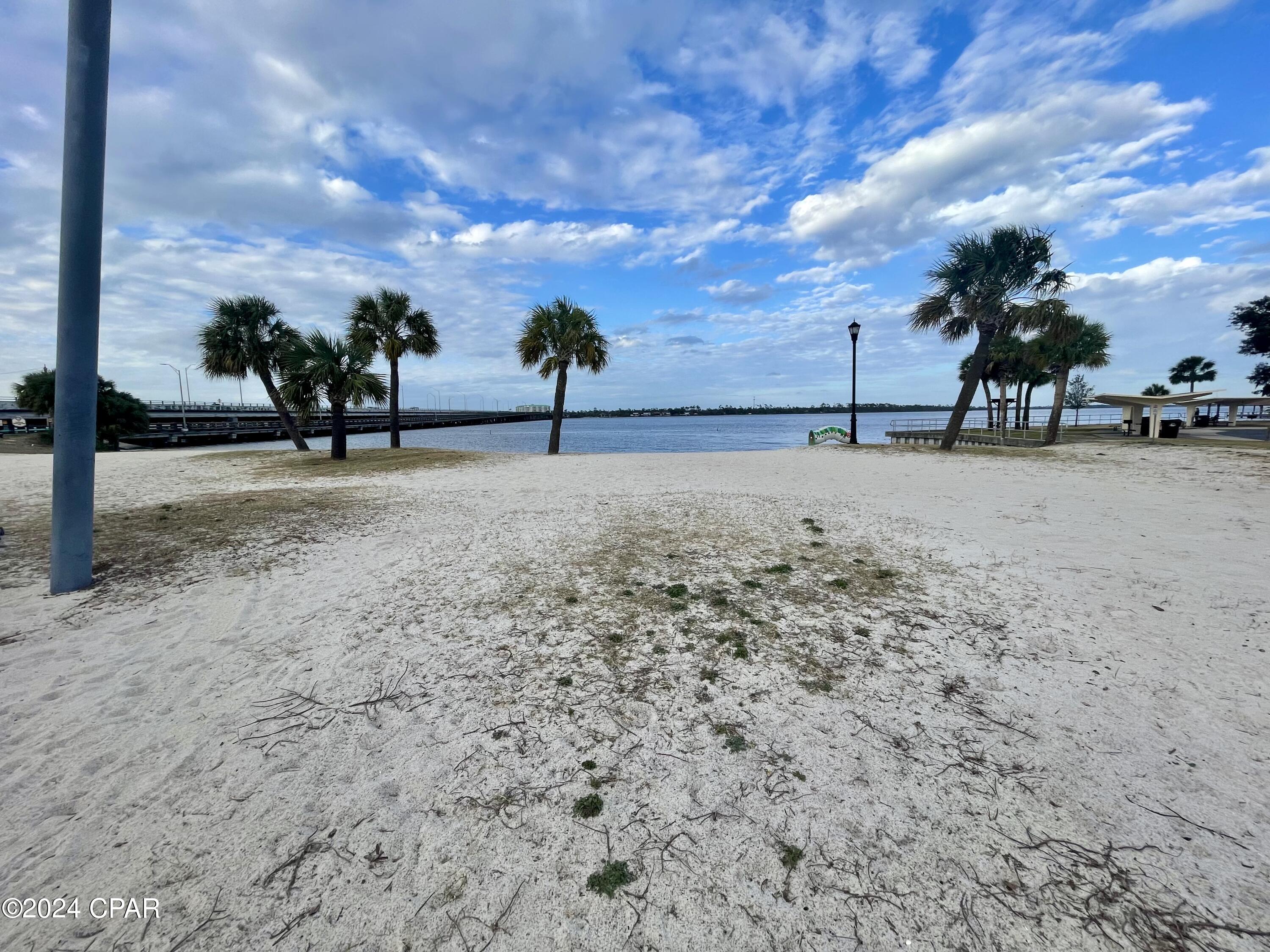 Bay Park Manor - Commercial Sale