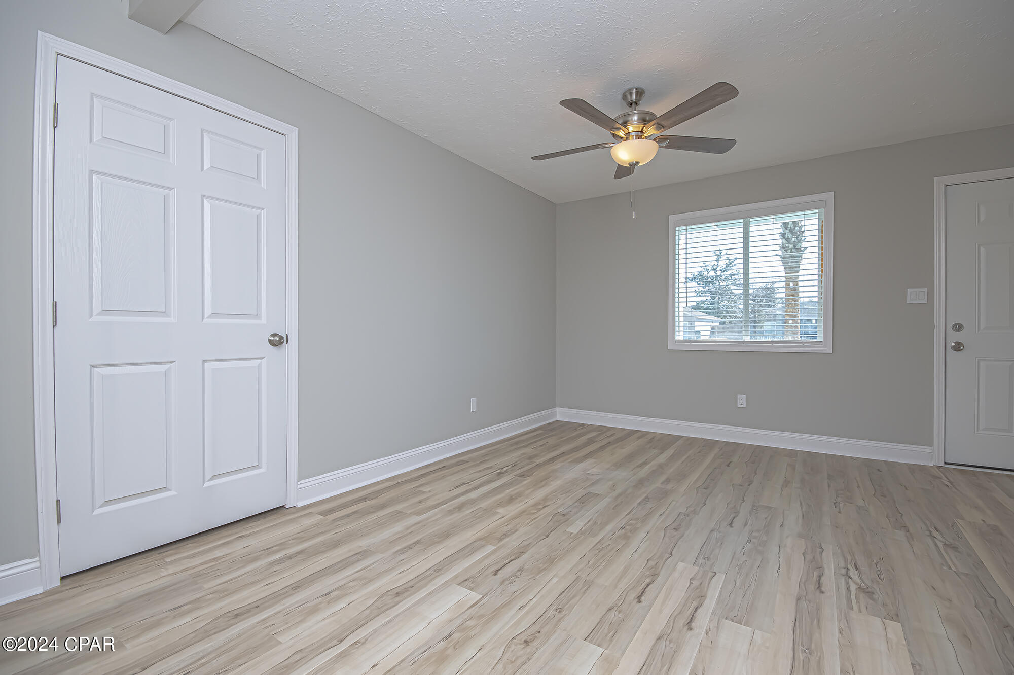 Bay Park Manor - Commercial Sale