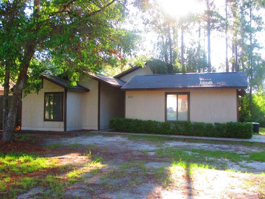 3/2 house close to Tyndall AFB. All property sizes and ages are approximate, please measure and/or verify if important. 

School assignments are subject to change, please check with Bay County for most accurate information.

Deposit is the same as the rent.

Pets allowed with owner approval and NON REFUNDABLE pet fee applies per pet.  Breed restrictions apply