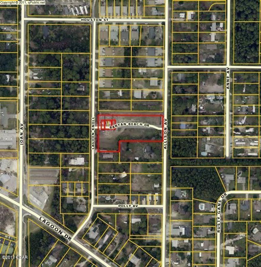 28 townhome lots.  All utilities in place includinga private road.