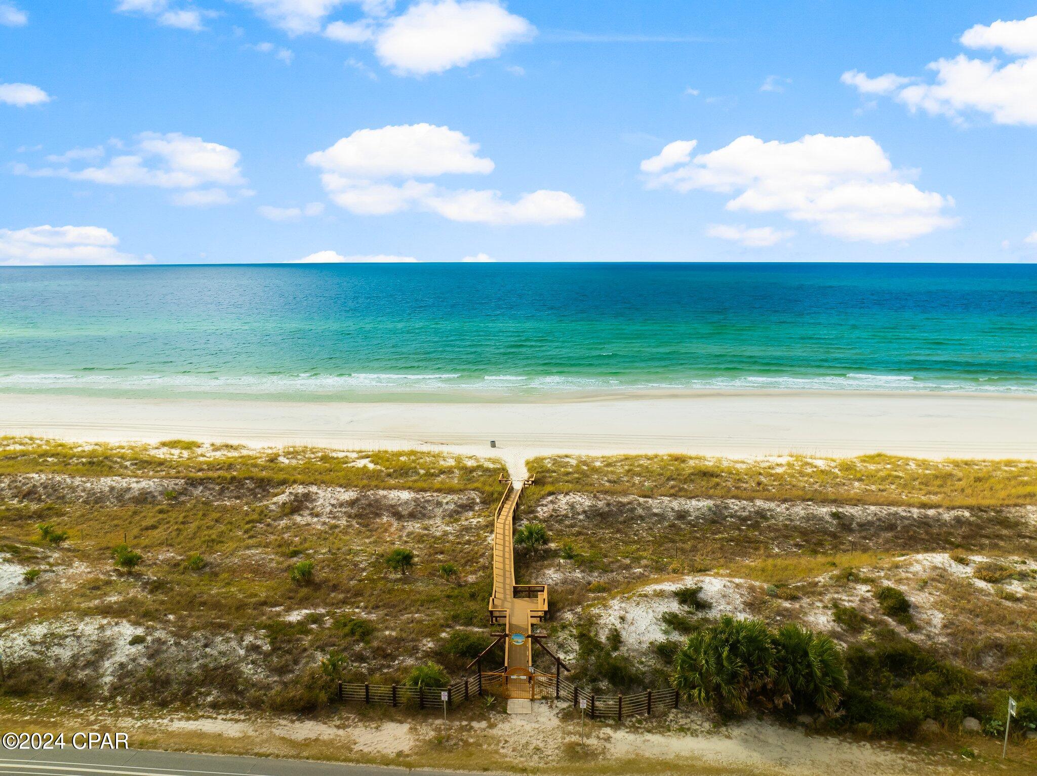 Santa Monica Beach - Land
