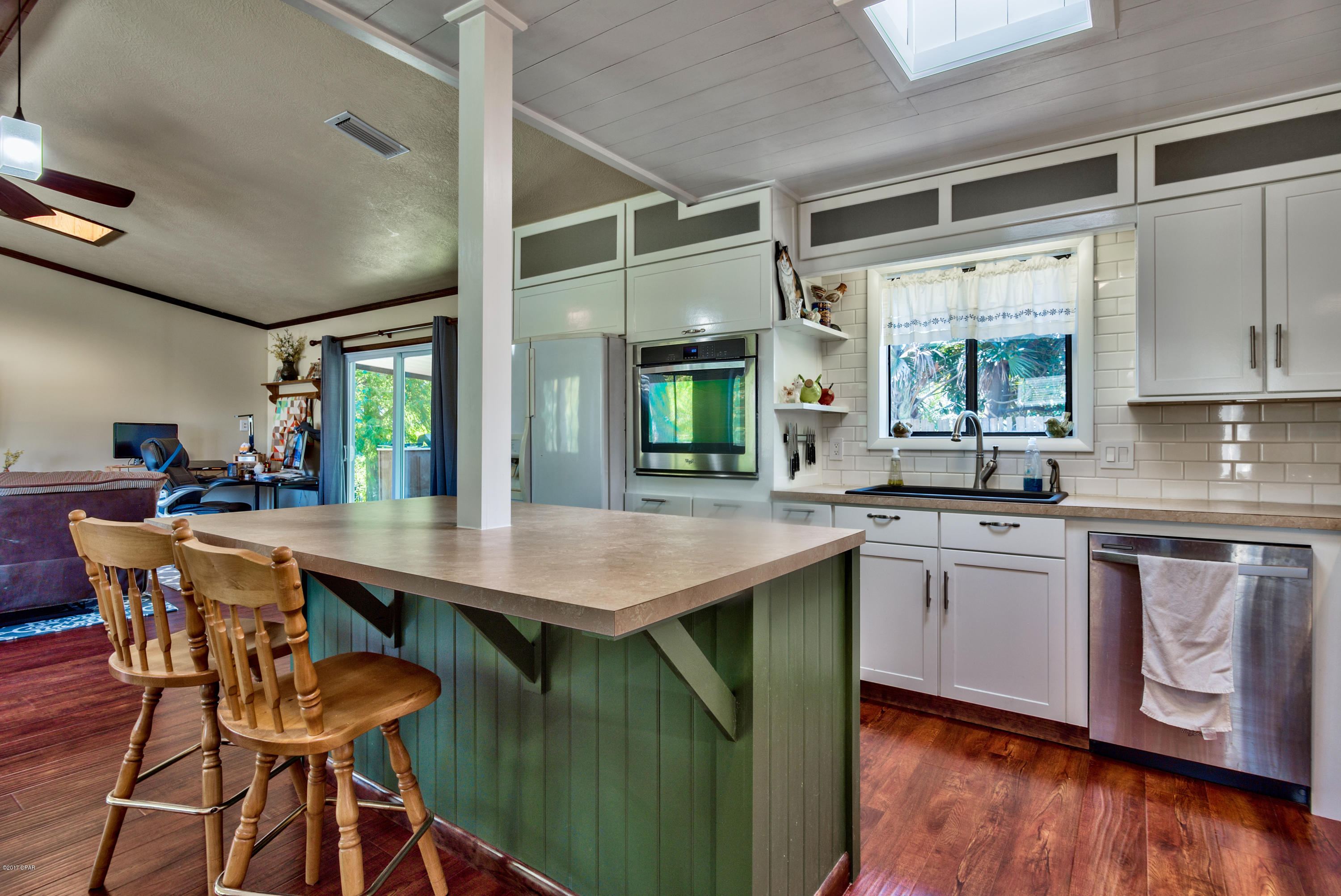 Diamond Head-Lakeside - Residential