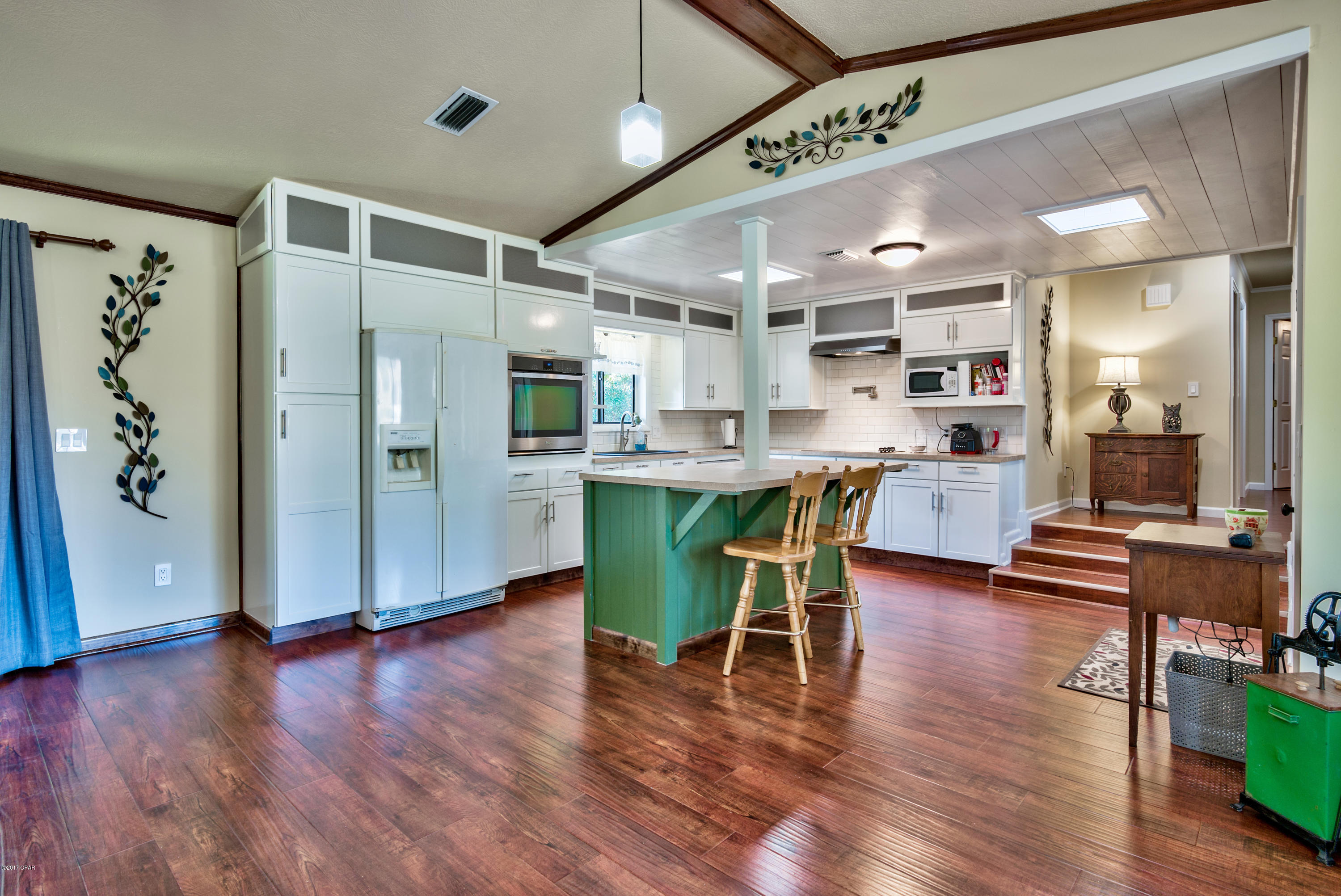 Diamond Head-Lakeside - Residential