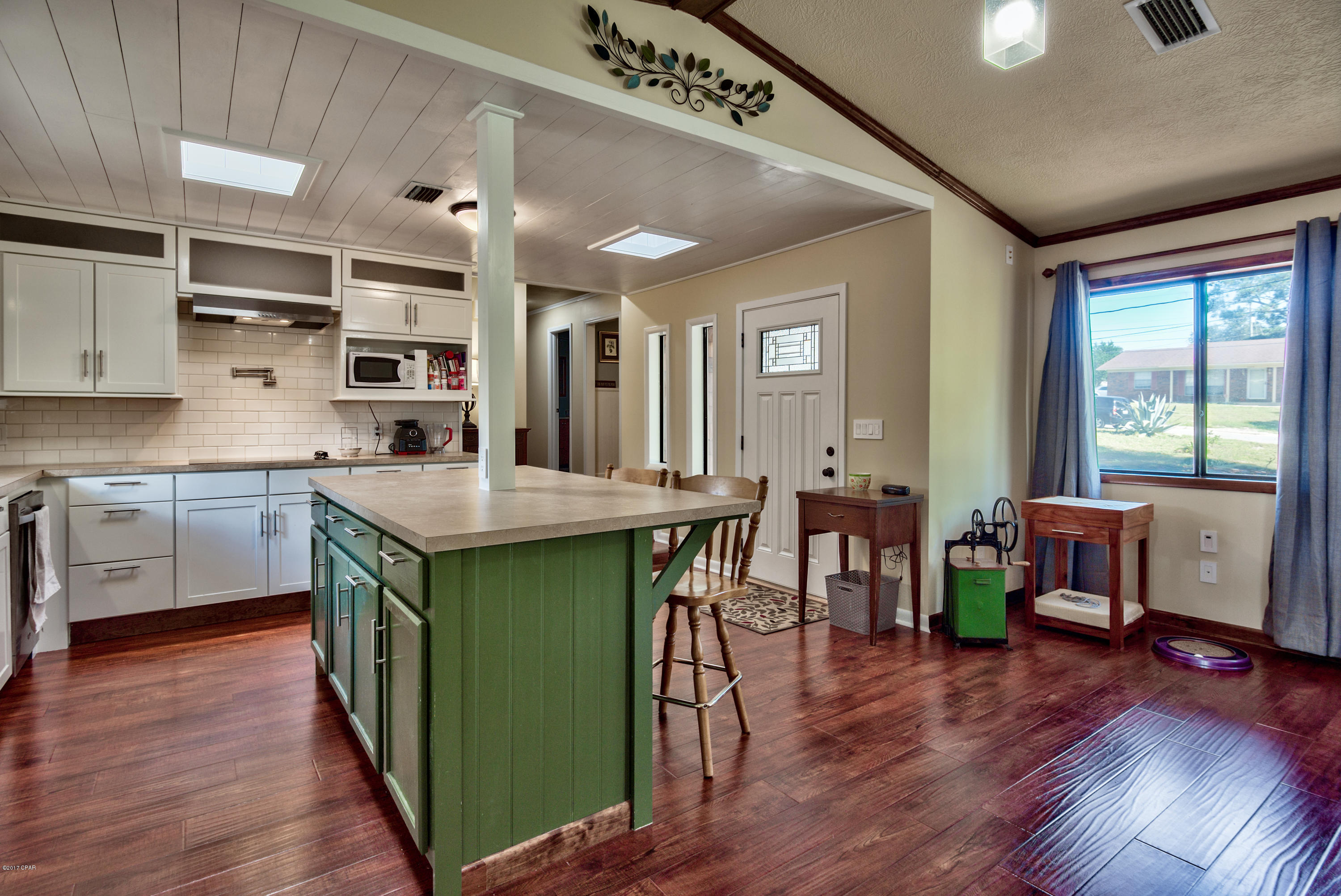 Diamond Head-Lakeside - Residential