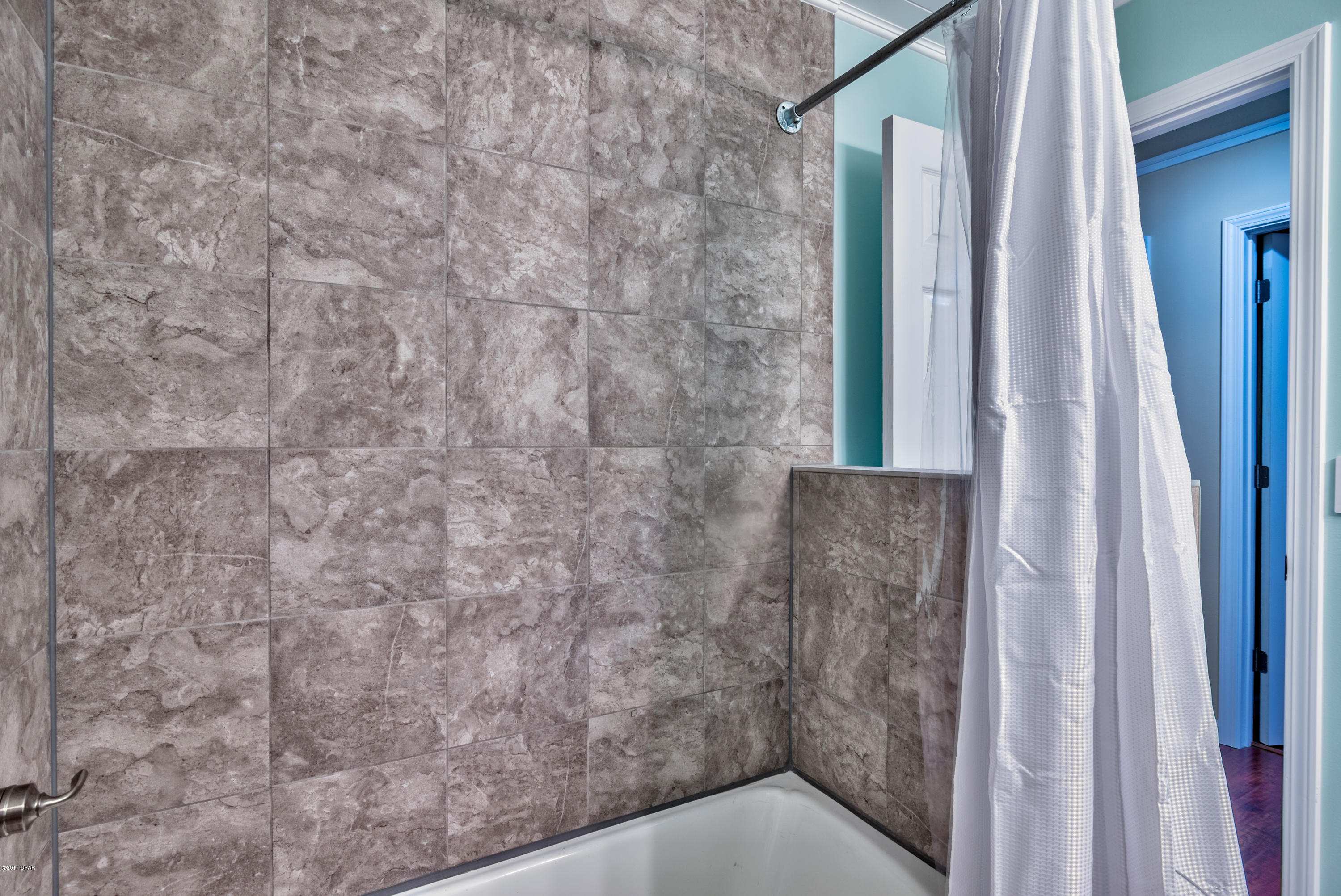 Diamond Head-Lakeside - Residential