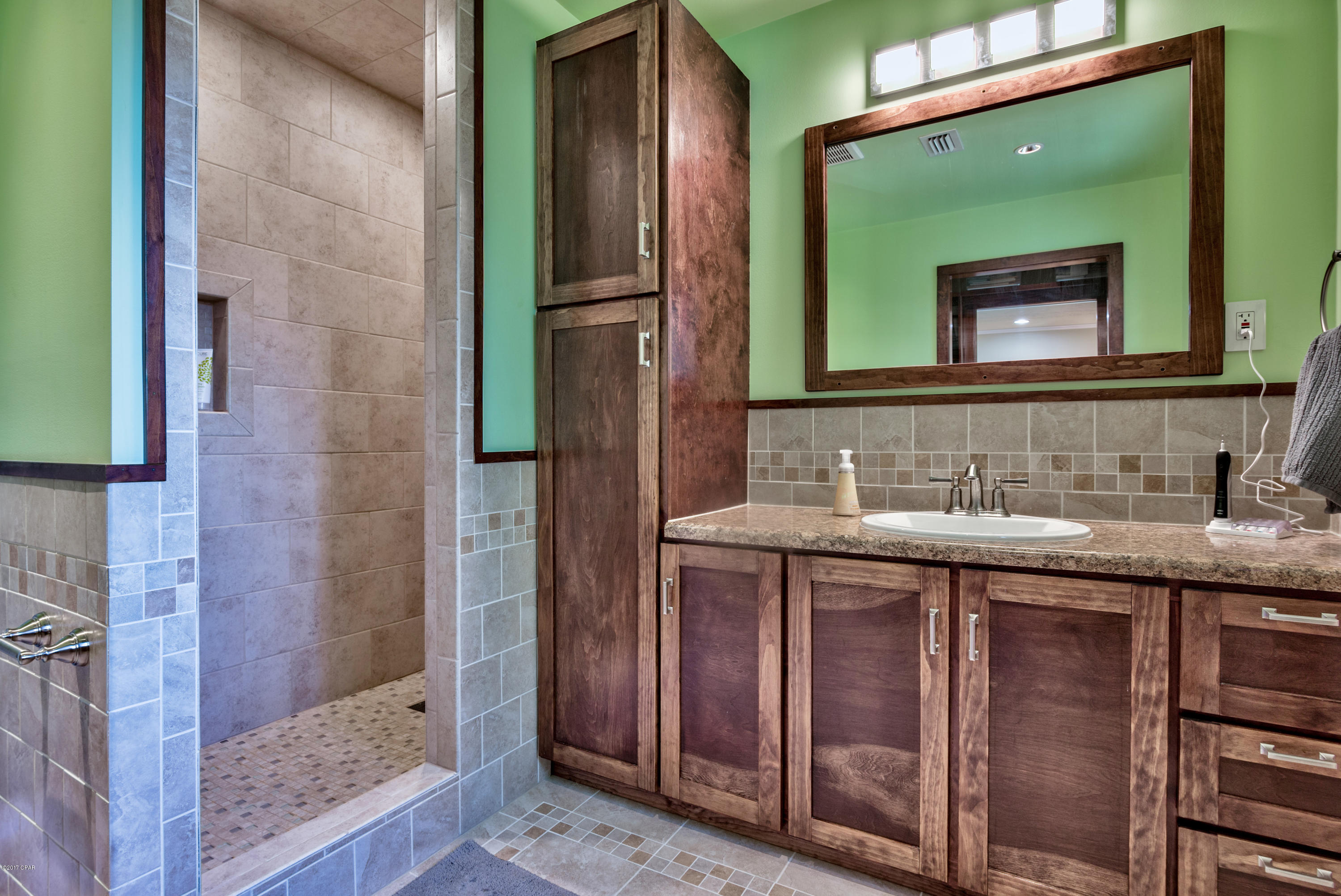 Diamond Head-Lakeside - Residential