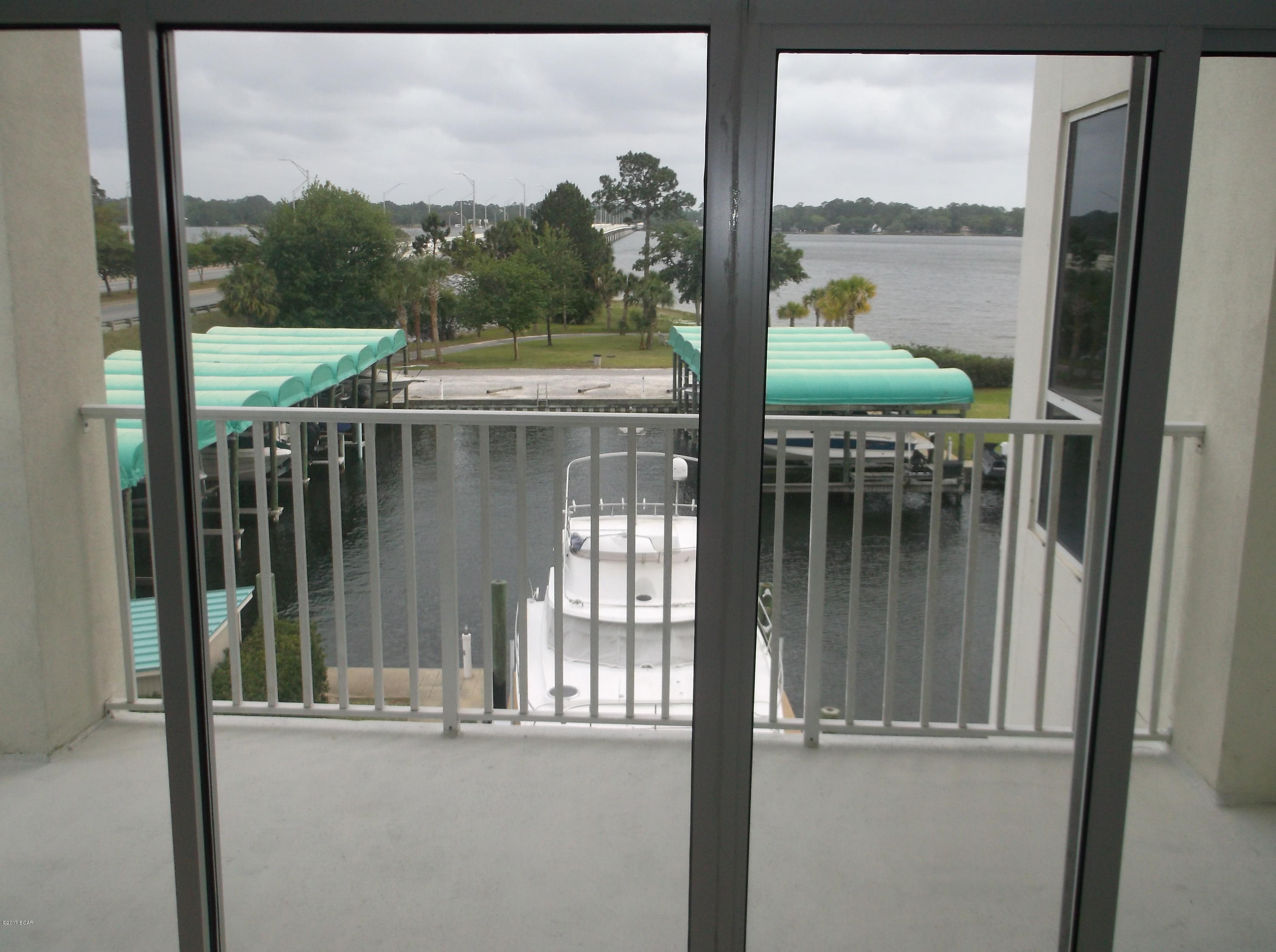 Marina Bay Condo - Residential