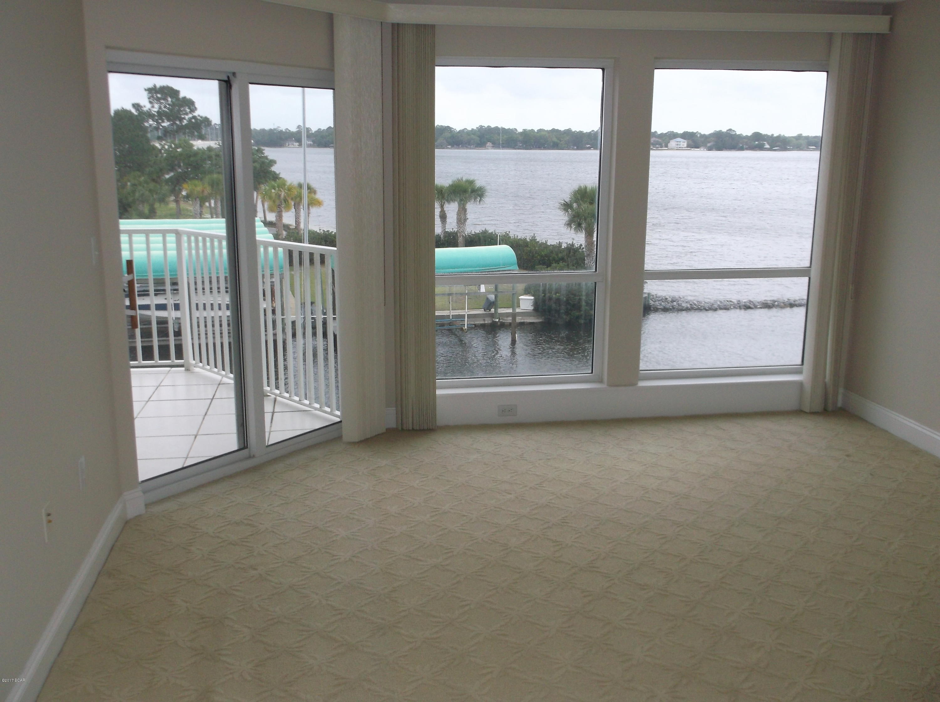 Marina Bay Condo - Residential