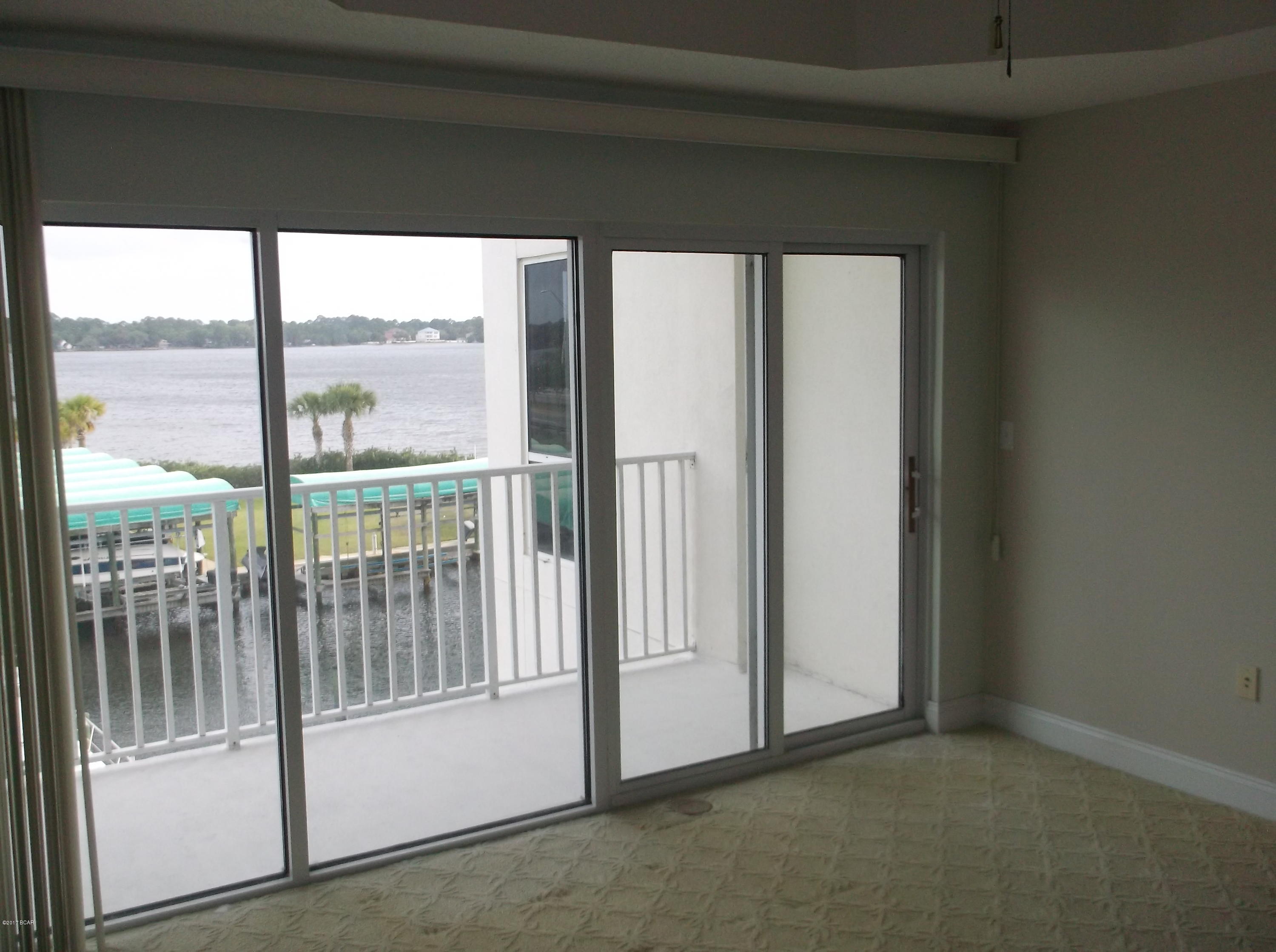 Marina Bay Condo - Residential