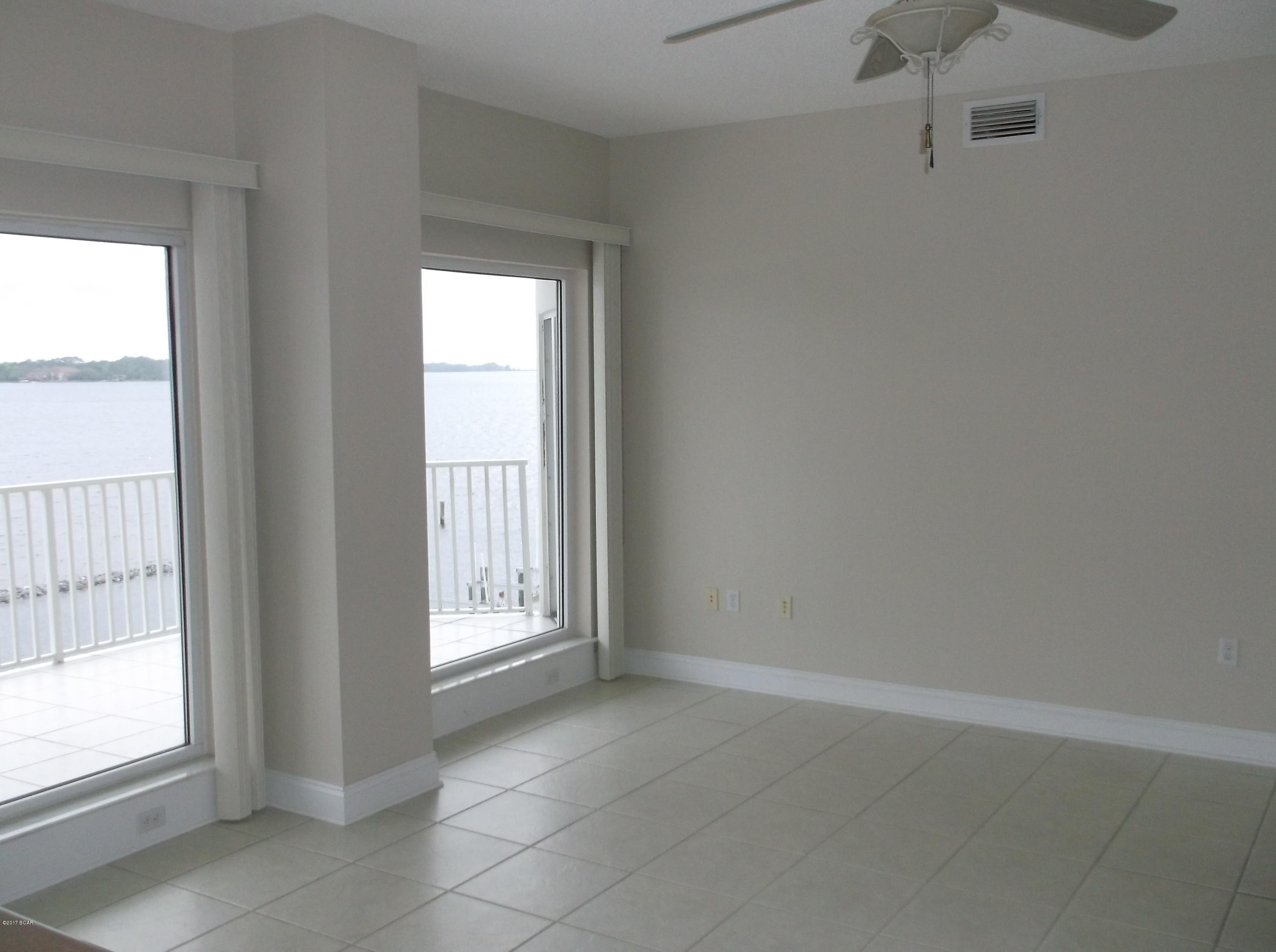 Marina Bay Condo - Residential