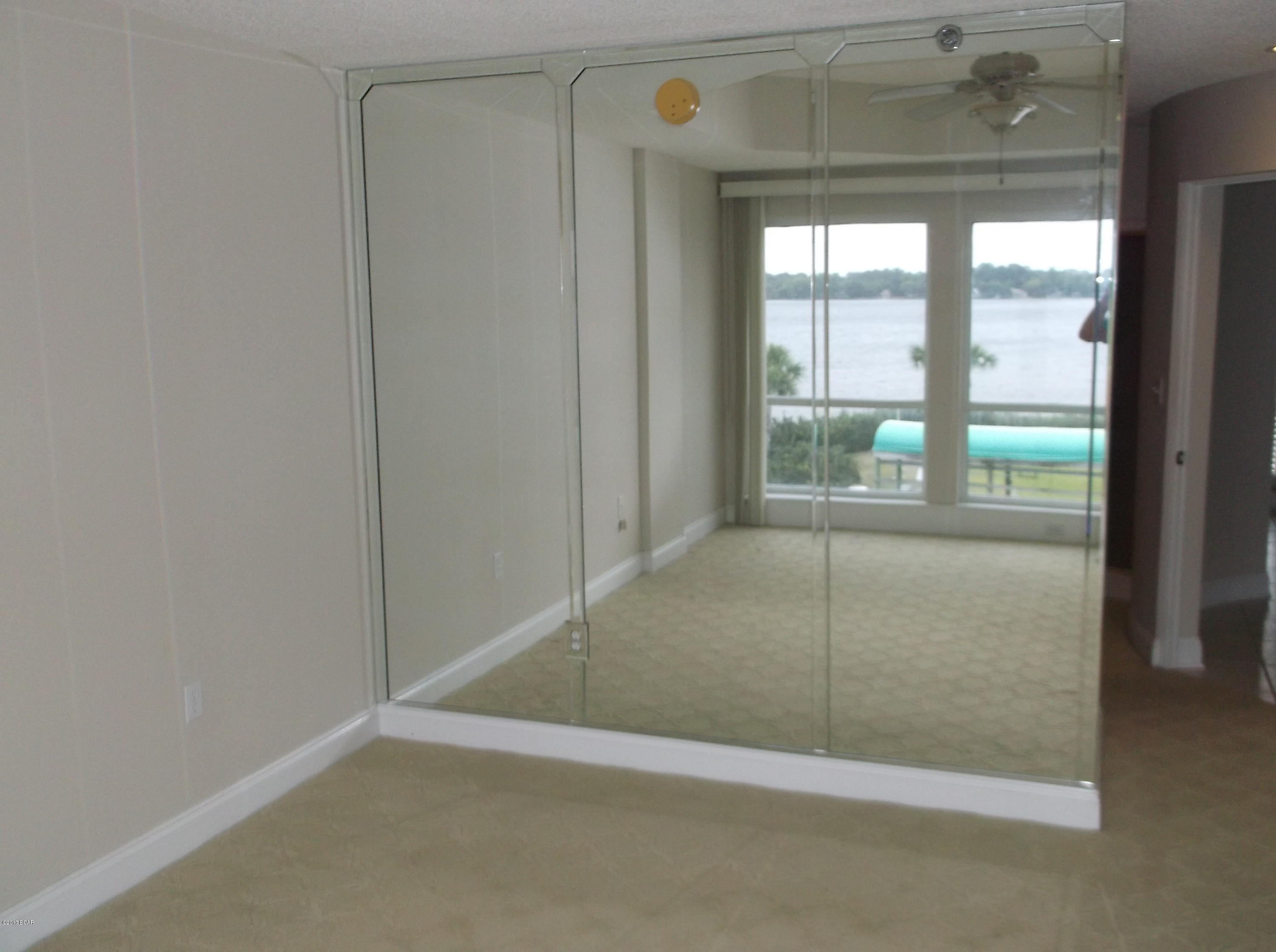 Marina Bay Condo - Residential