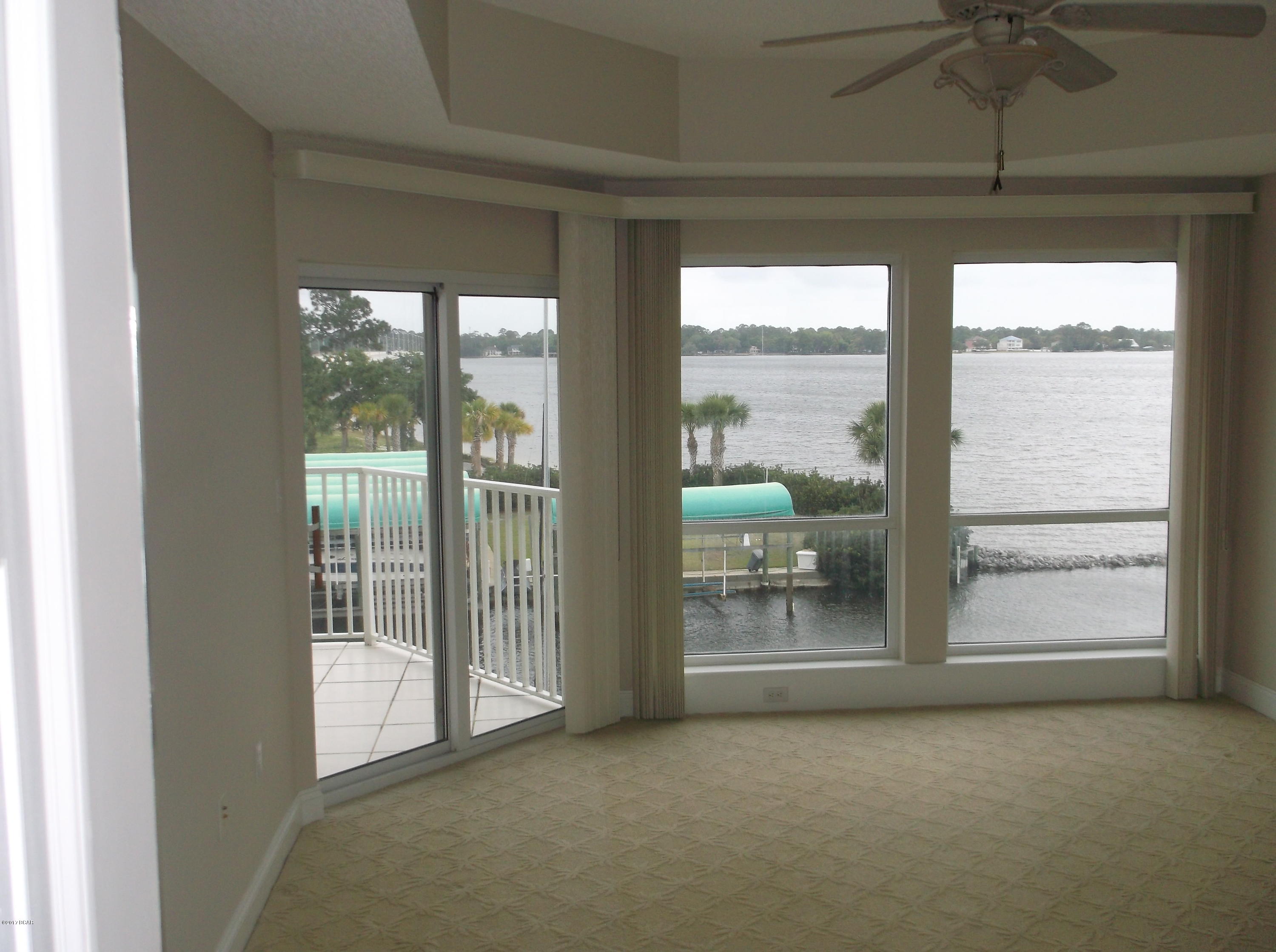 Marina Bay Condo - Residential