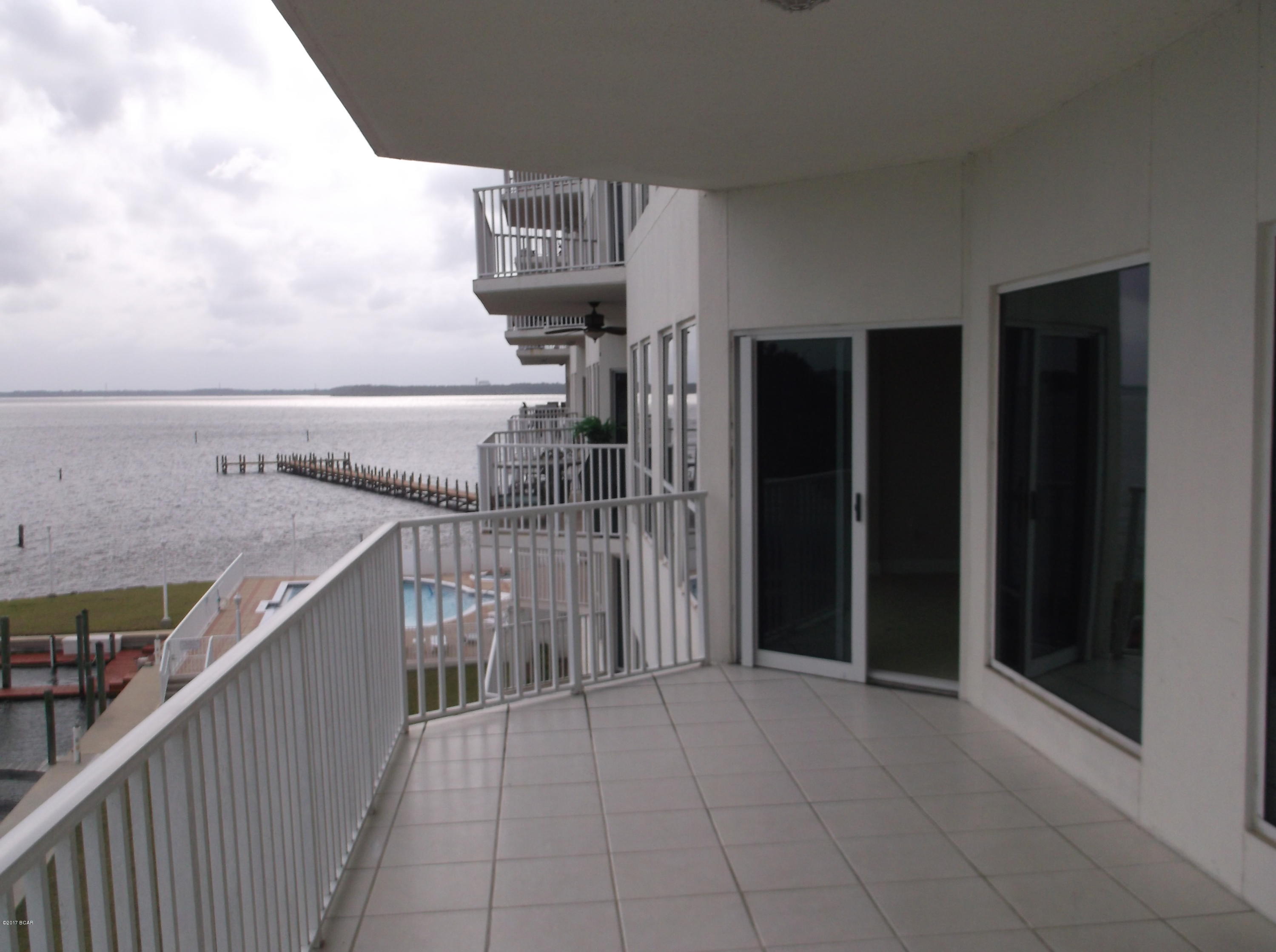 Marina Bay Condo - Residential