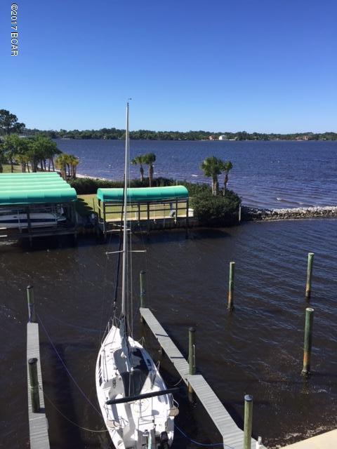 Marina Bay Condo - Residential