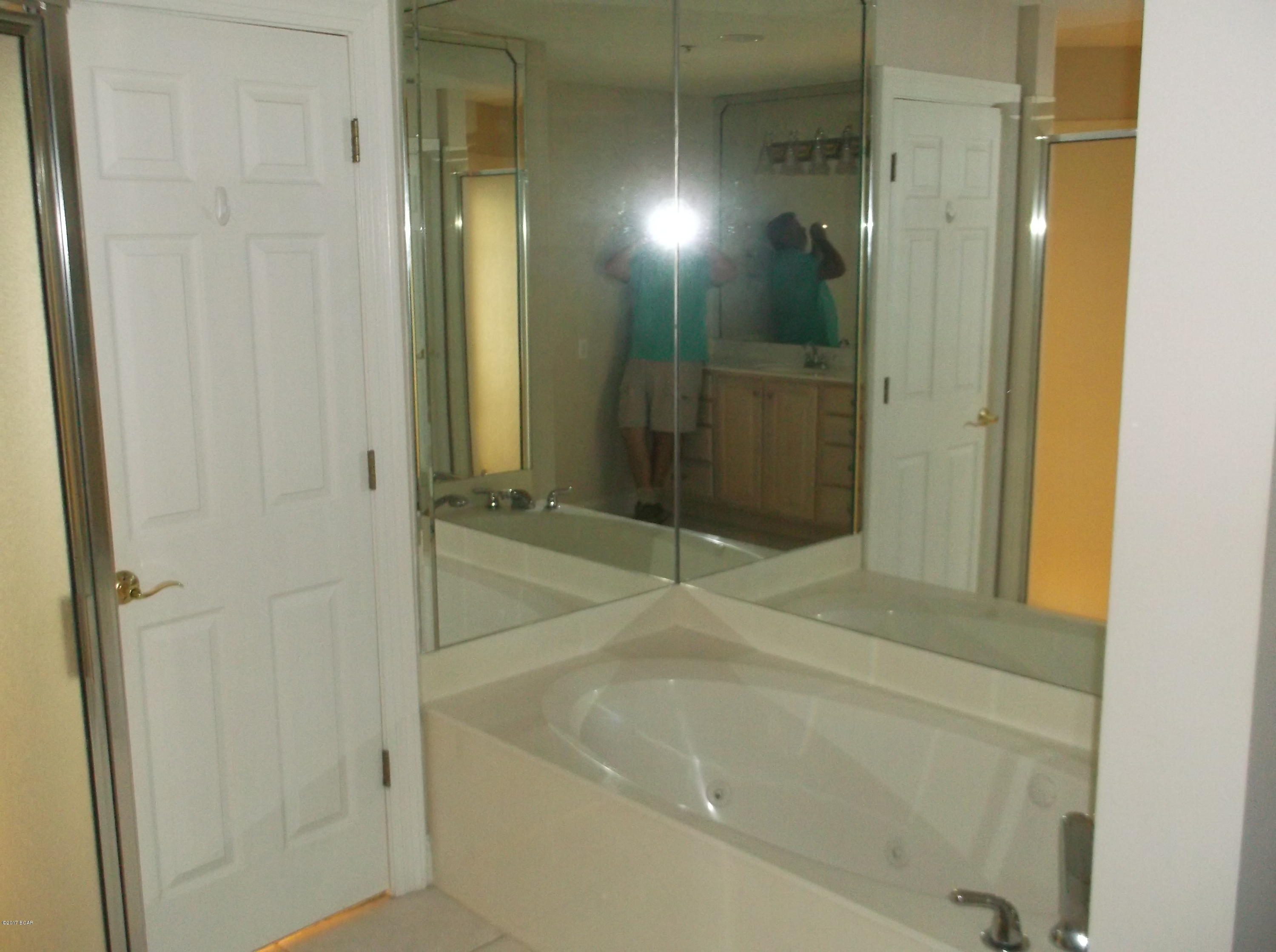 Marina Bay Condo - Residential