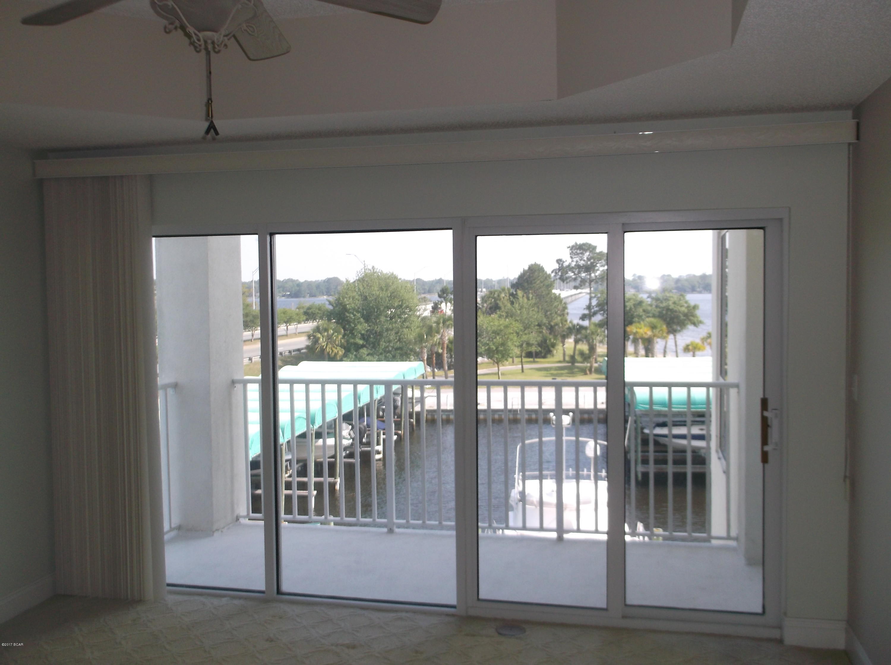 Marina Bay Condo - Residential