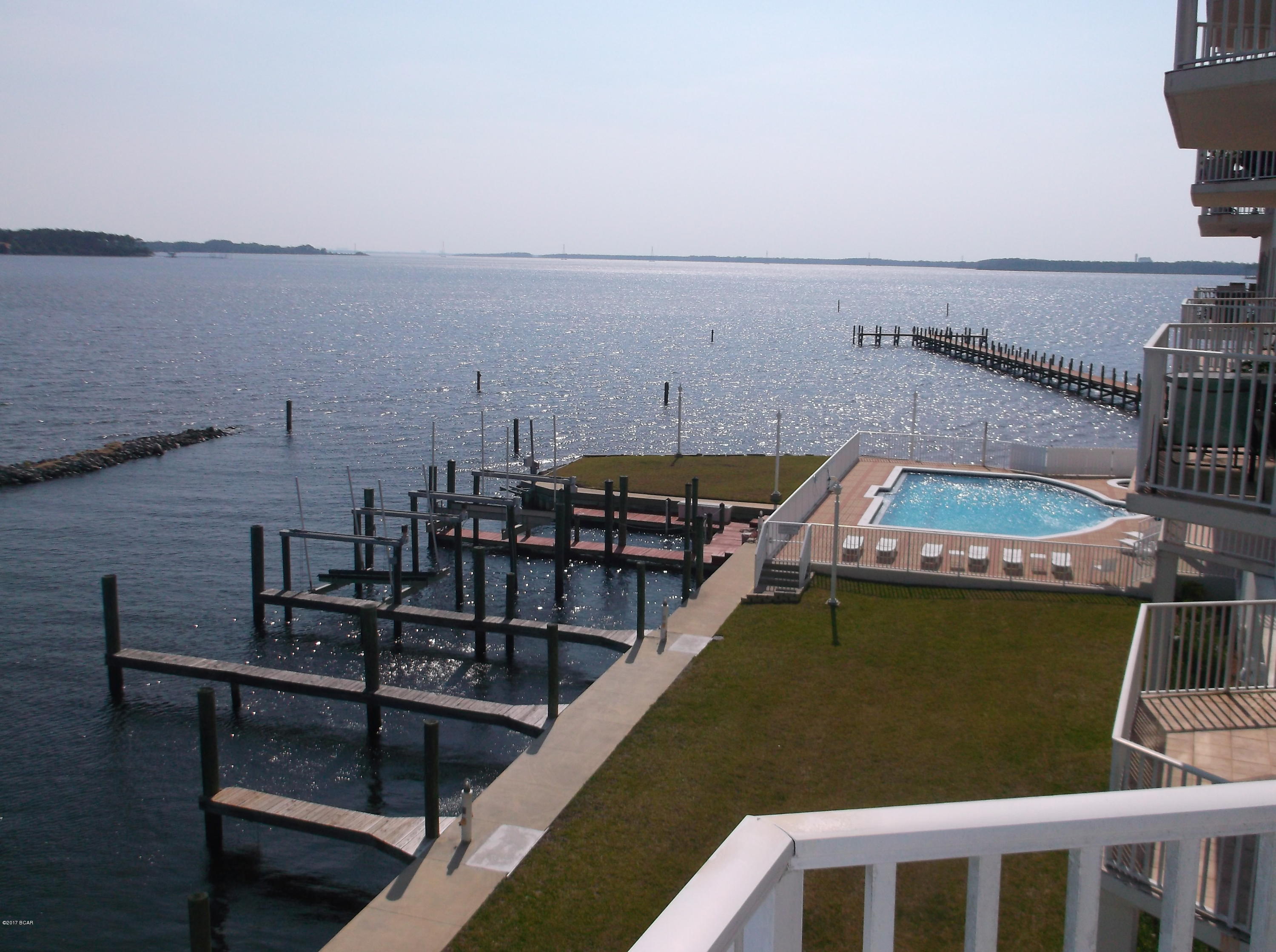 Marina Bay Condo - Residential