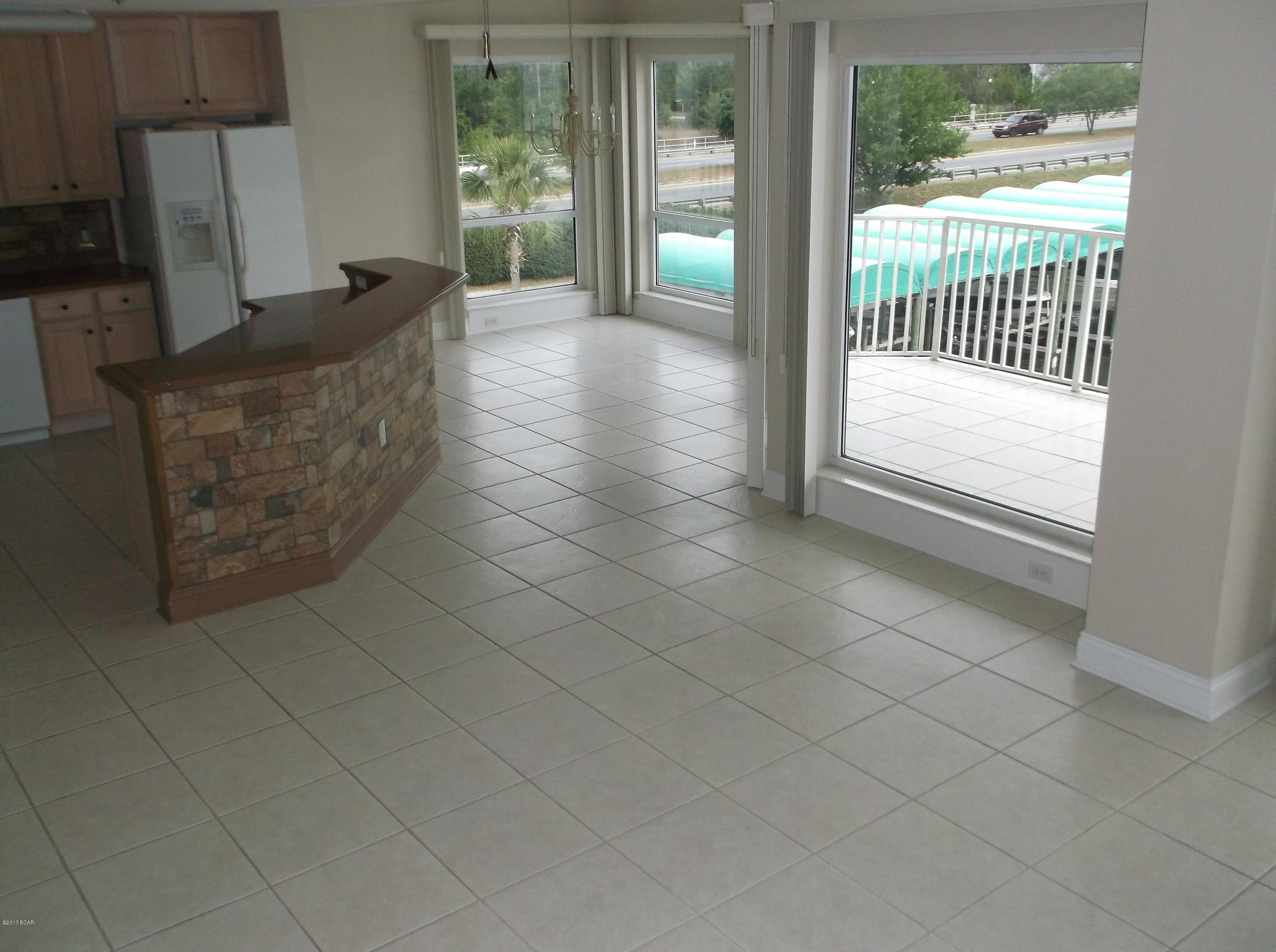 Marina Bay Condo - Residential