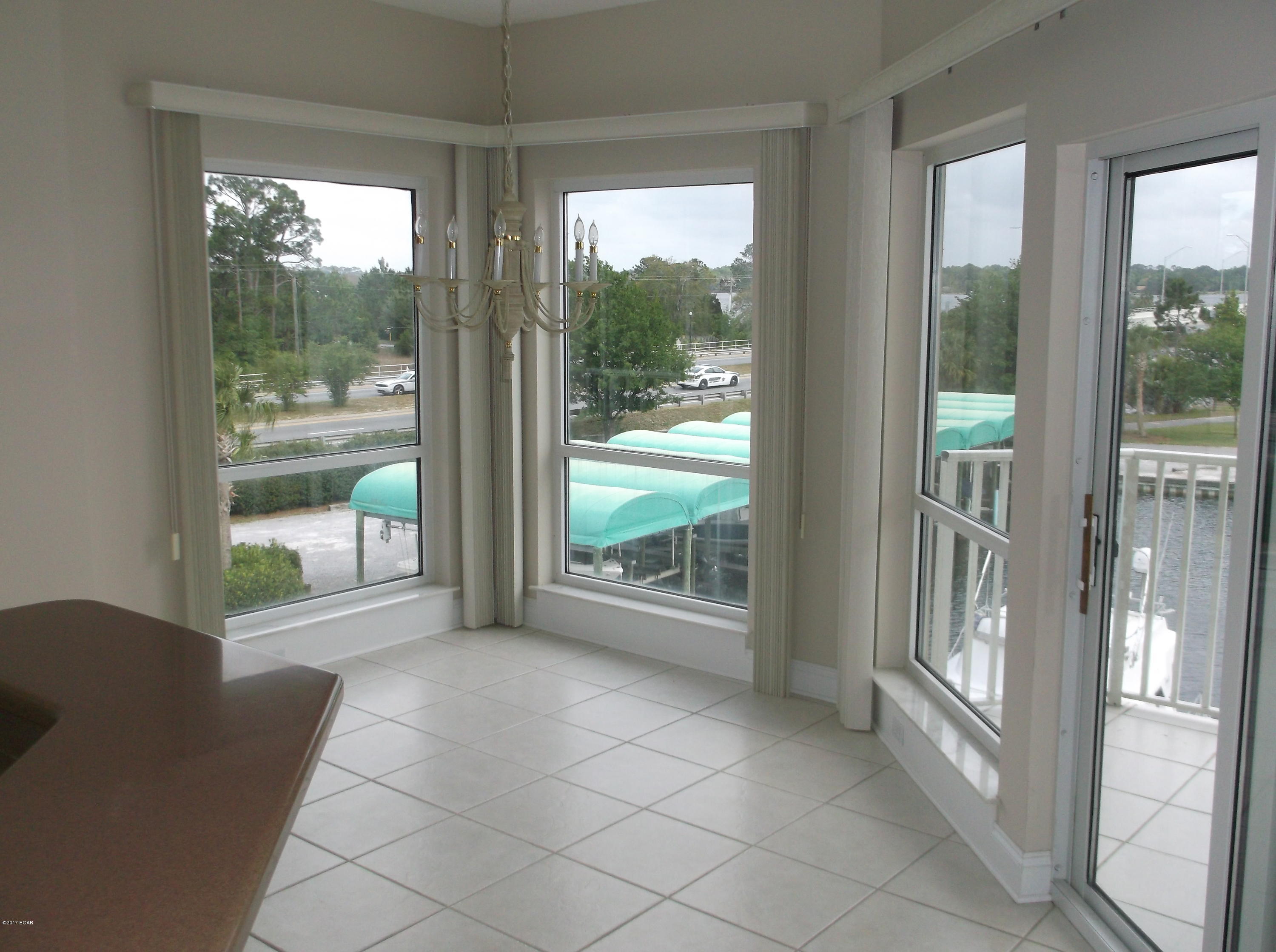 Marina Bay Condo - Residential