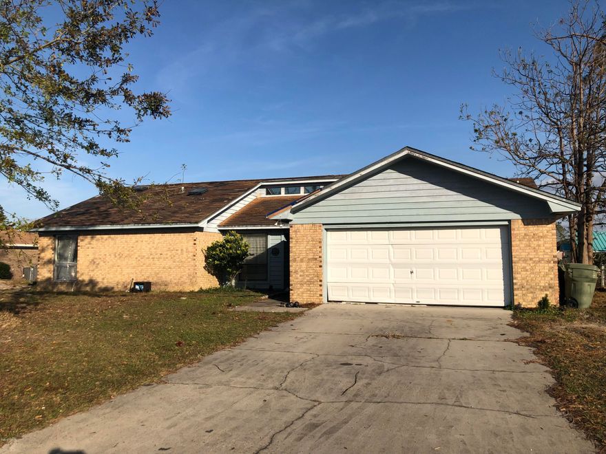 This home has been damaged from hurricane. Needs new roof and gutted asap. Mold is definitely present. Working on remediation prices for new buyer to get an idea. Home does have a great open concept with florida room. Split bedroom plan.