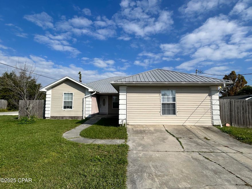 Beautiful 3 bedroom 2 bath and a very large bonus room to be for used just about any purpose. Well-maintained home located in the much desired comminity of Callaway. Features include but not limited to a large kitchen, SS appliances, new cabinets, and a large breakfast bar. Open floor plan in the living area, upgraded fixtures, wood plank flooring, with tray ceilings. Home is convenient to Tyndall Air Force Base, Worlds most Beautiful Beaches, schools, shopping and dining.