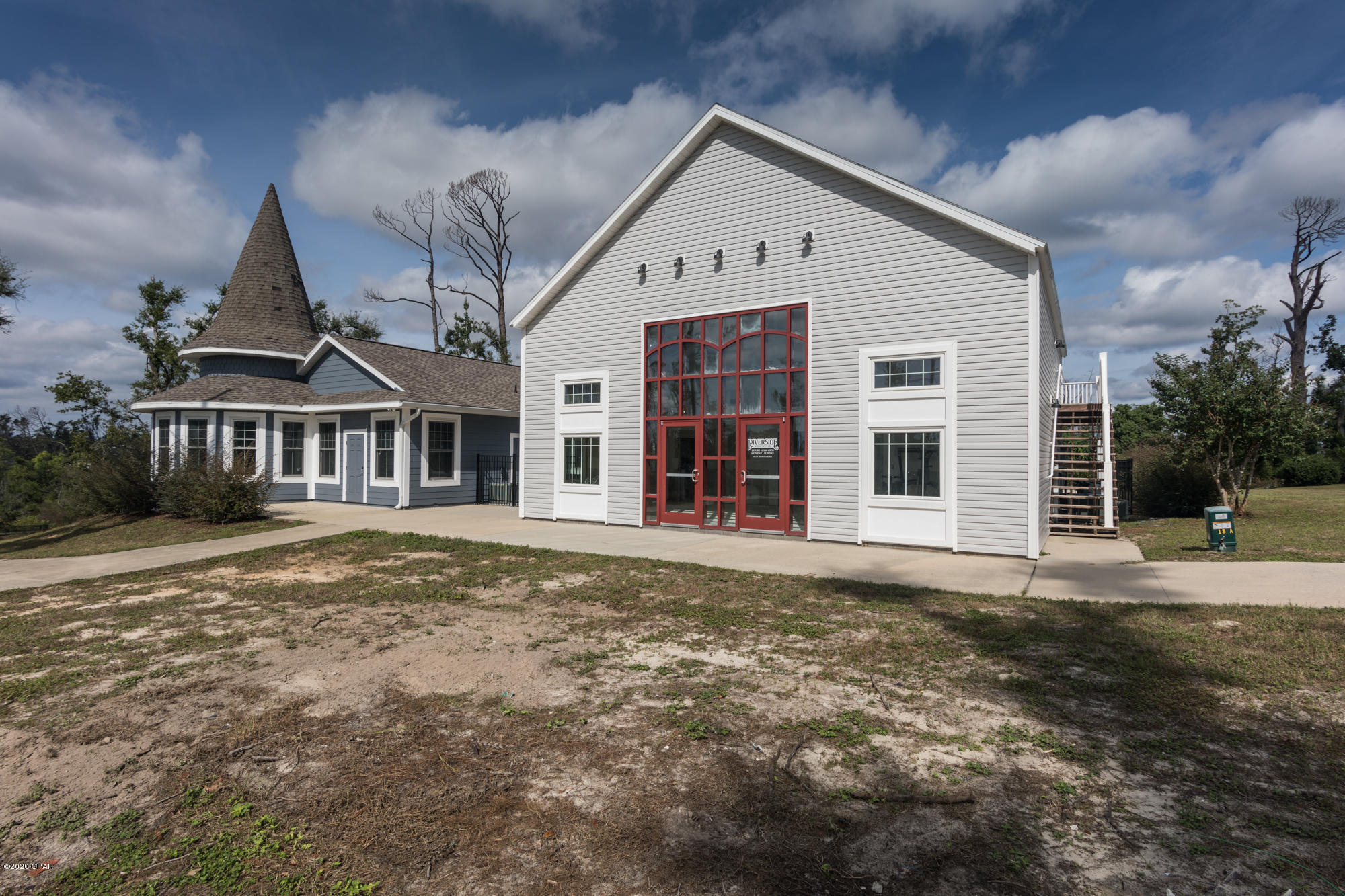 Riverside Park - Land