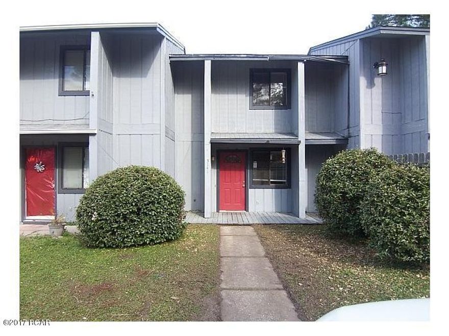 2 Bedroom, 1.5 Bath Townhome centrally located close to mall and businesses. All sizes are approximate, please measure and verify if important. School assignments are subject to change, please check with Bay County for most accurate information. Pets allowed with owner approval and NON REFUNDABLE pet fee of $200.00 per pet. All property sizes and ages are approximate, please measure and/or verify if important. 

School assignments are subject to change, please check with Bay County for most accurate information.

Deposit is the same as the rent.