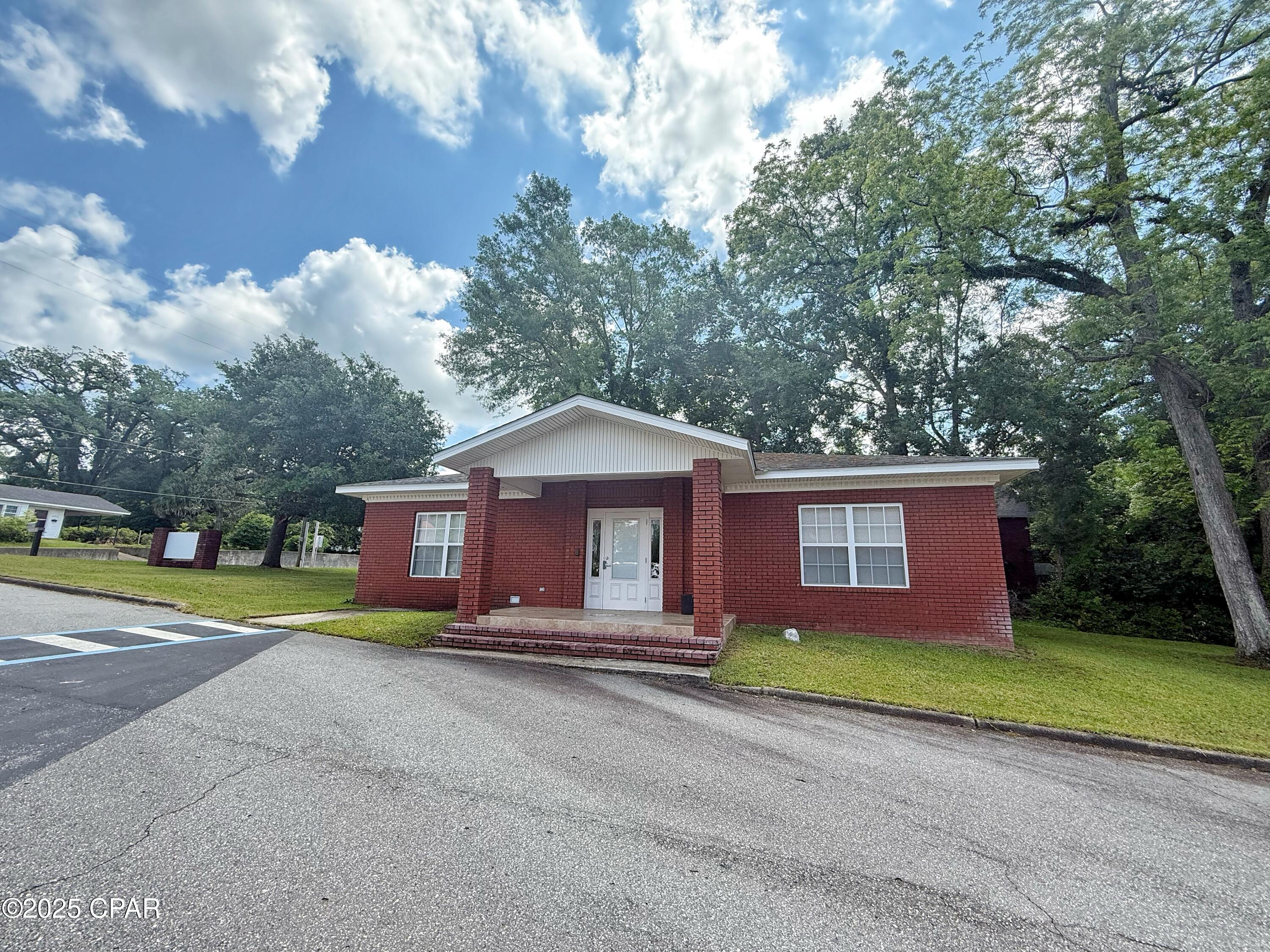 [No Recorded Subdiv] - Commercial Sale