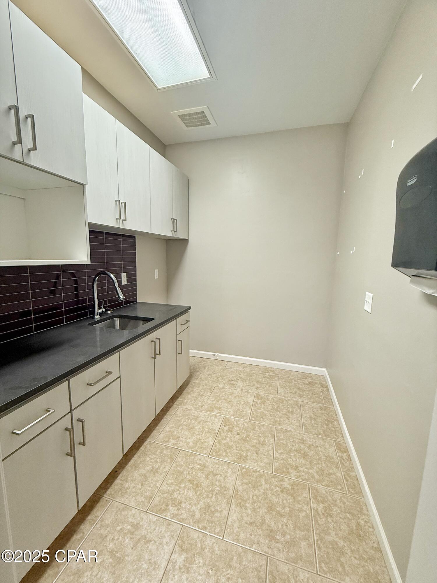 [No Recorded Subdiv] - Commercial Sale