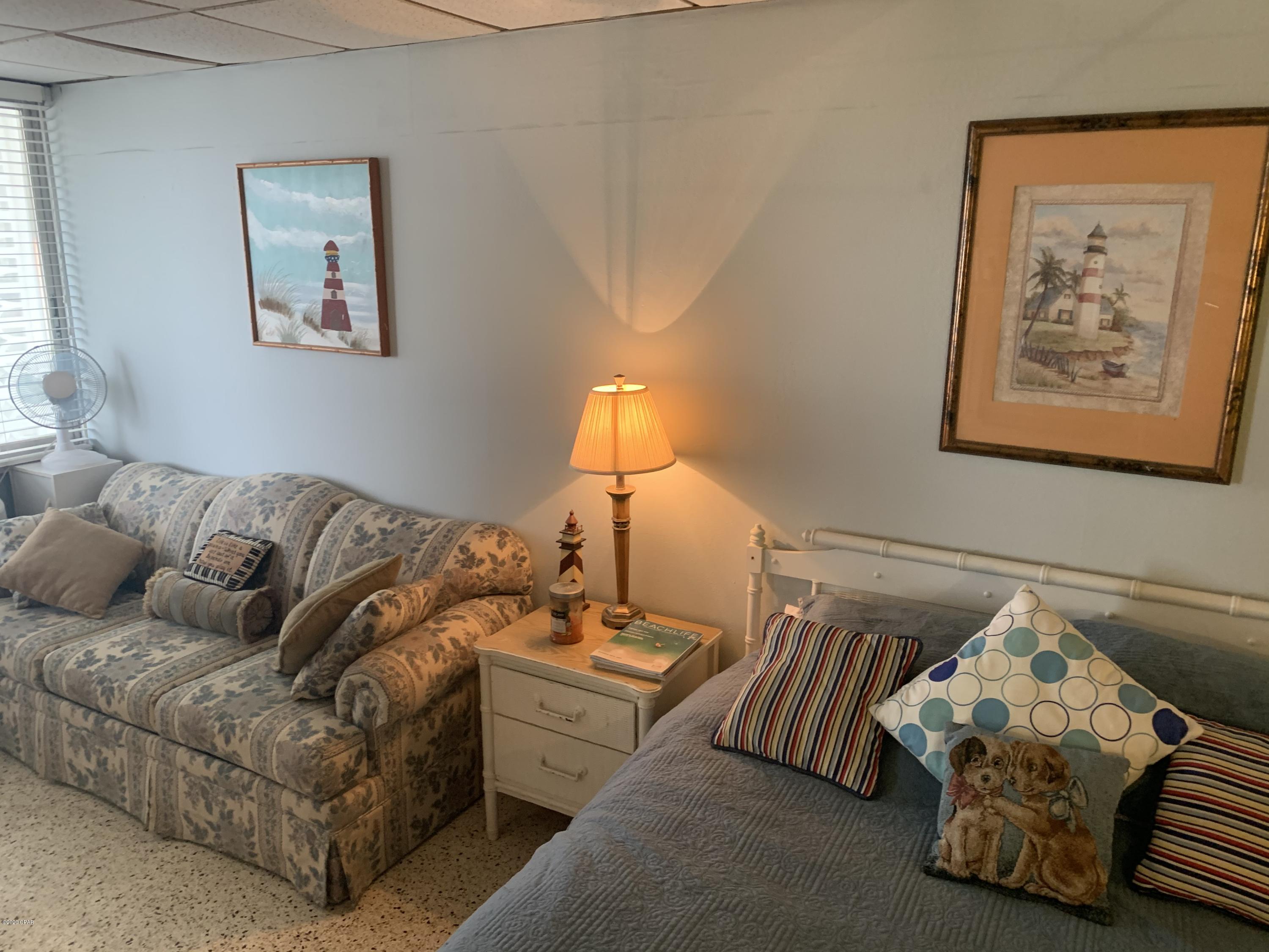 Fontainebleau Terrace - Residential