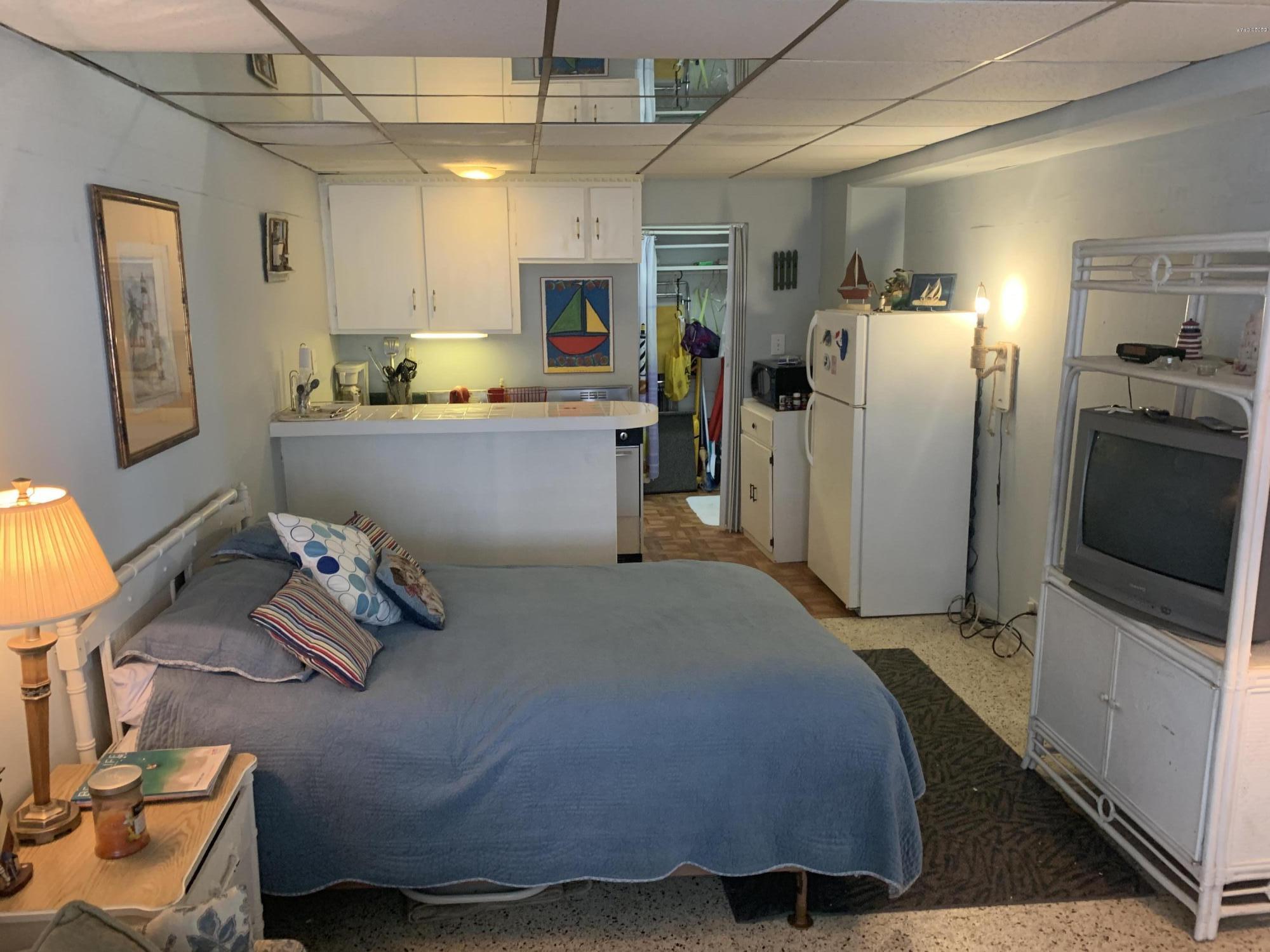 Fontainebleau Terrace - Residential