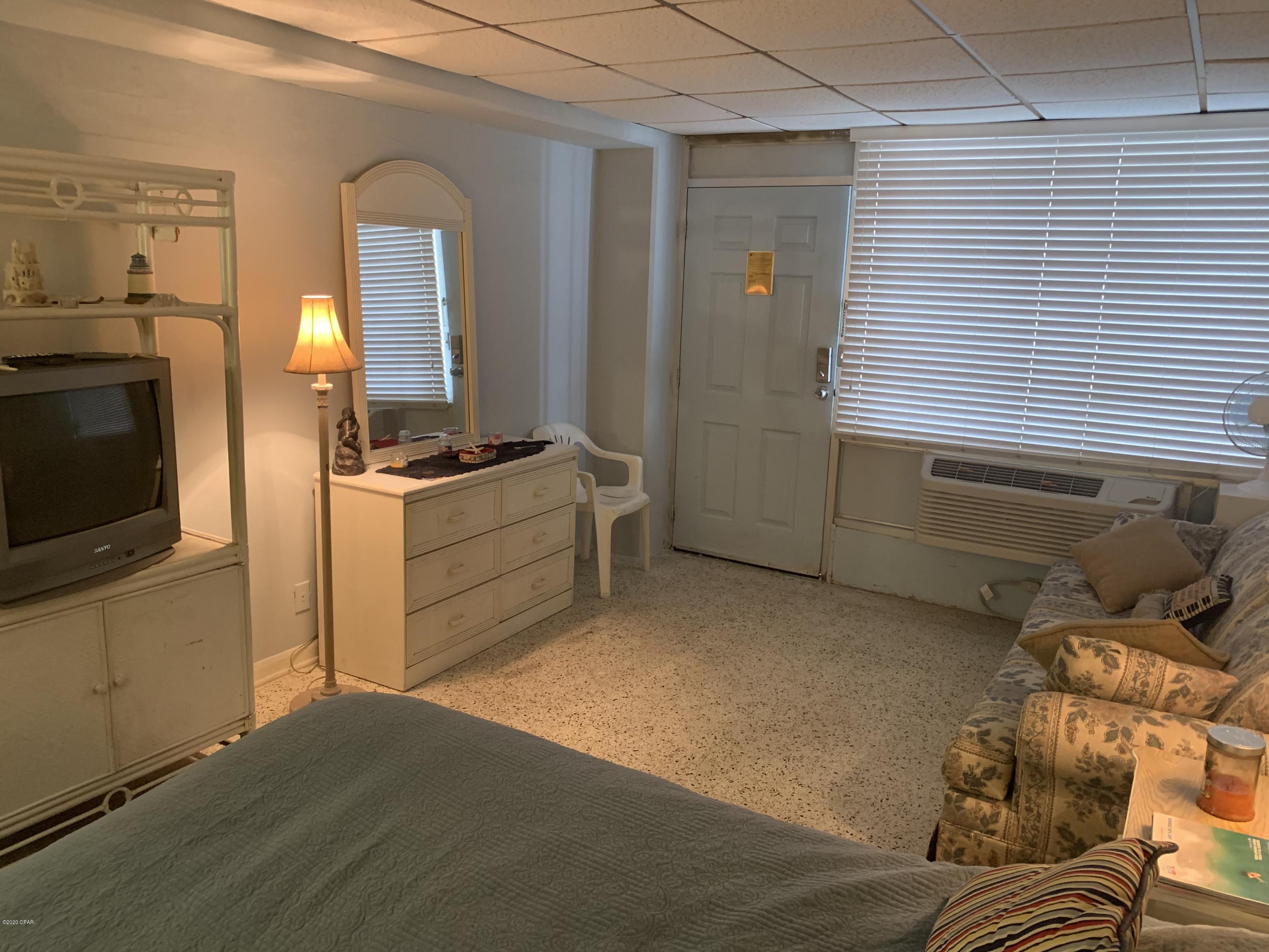 Fontainebleau Terrace - Residential