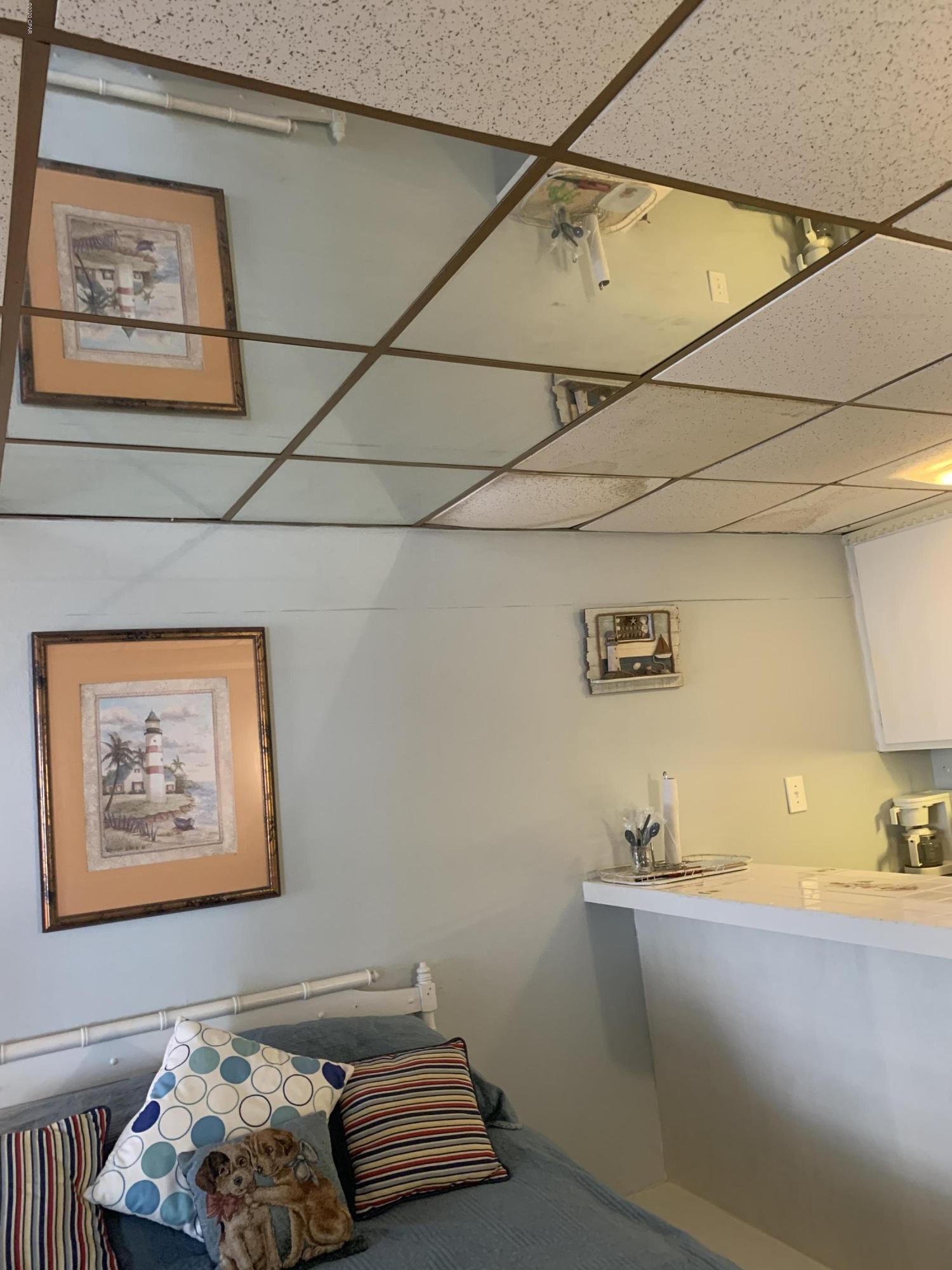 Fontainebleau Terrace - Residential