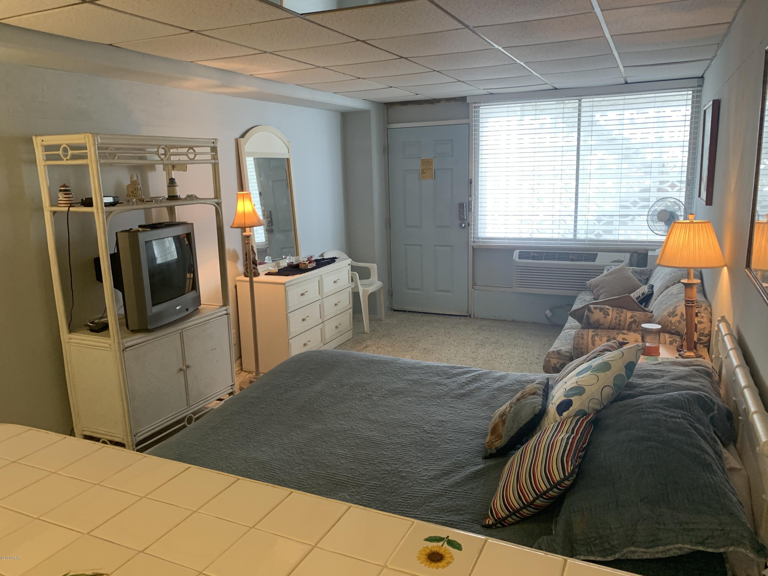 Fontainebleau Terrace - Residential