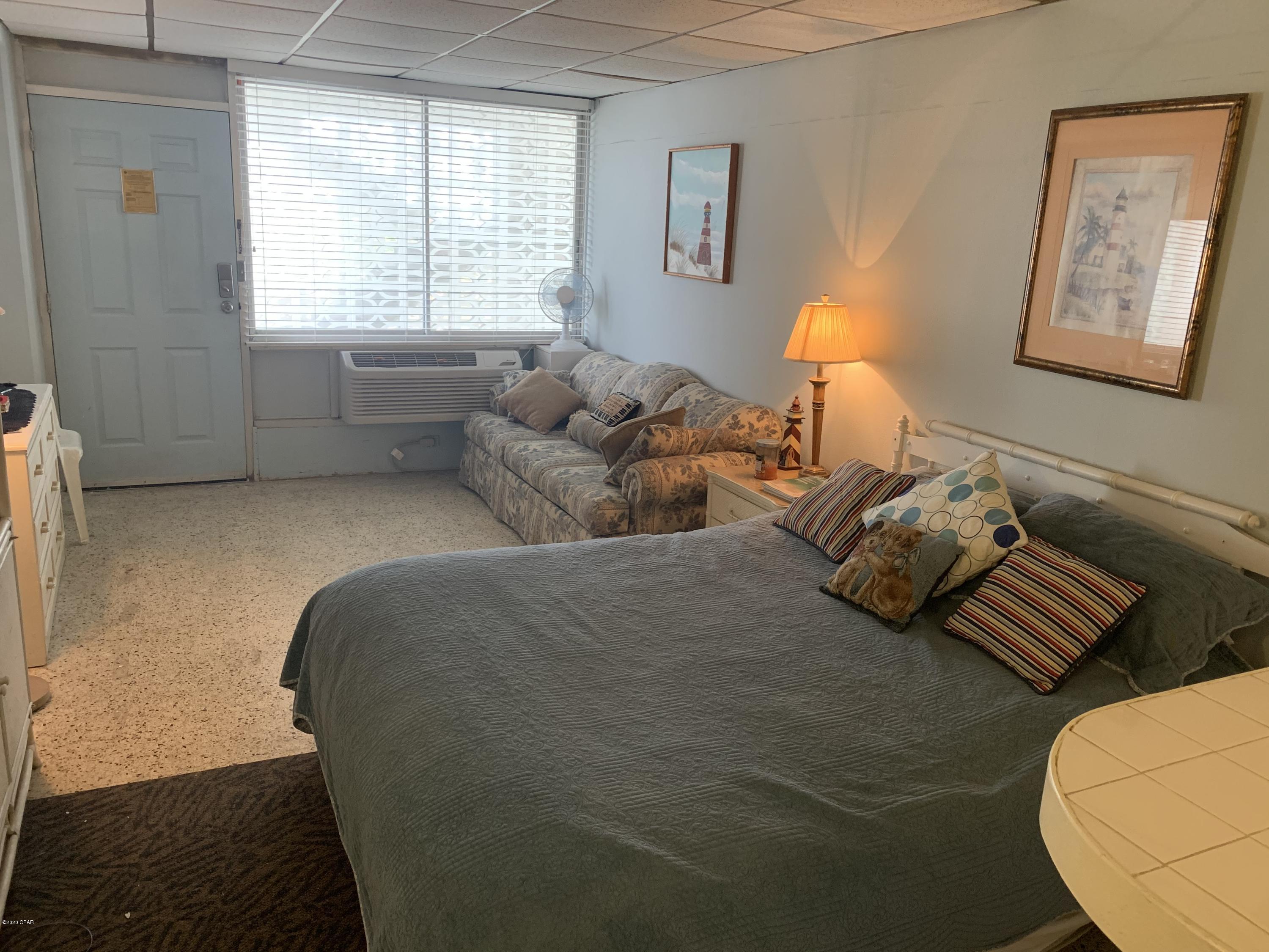 Fontainebleau Terrace - Residential