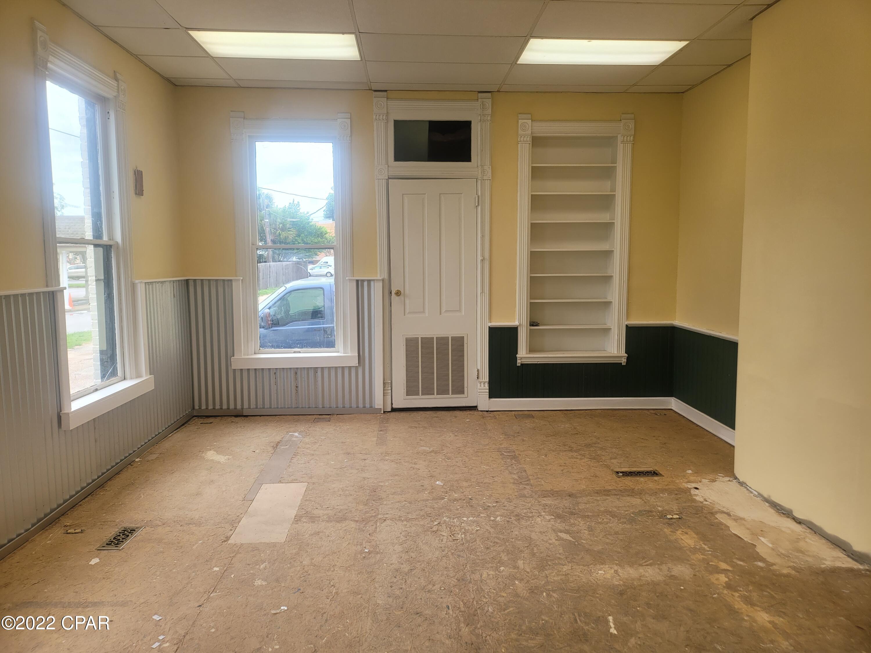 [No Recorded Subdiv] - Commercial Sale